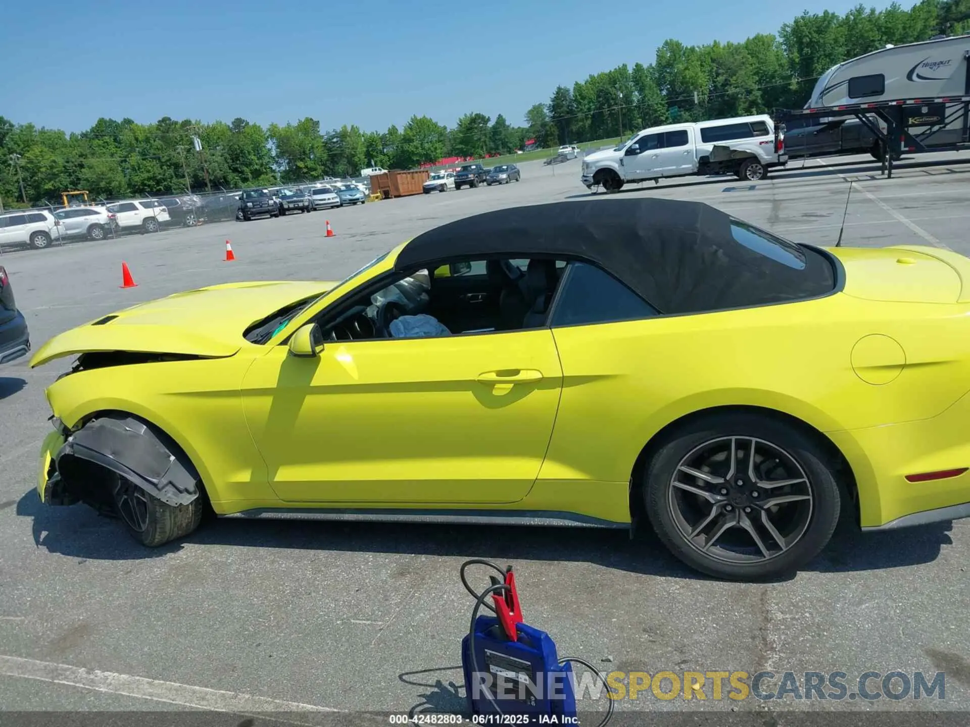 14 Photograph of a damaged car 1FATP8UH4M5110331 FORD MUSTANG 2021