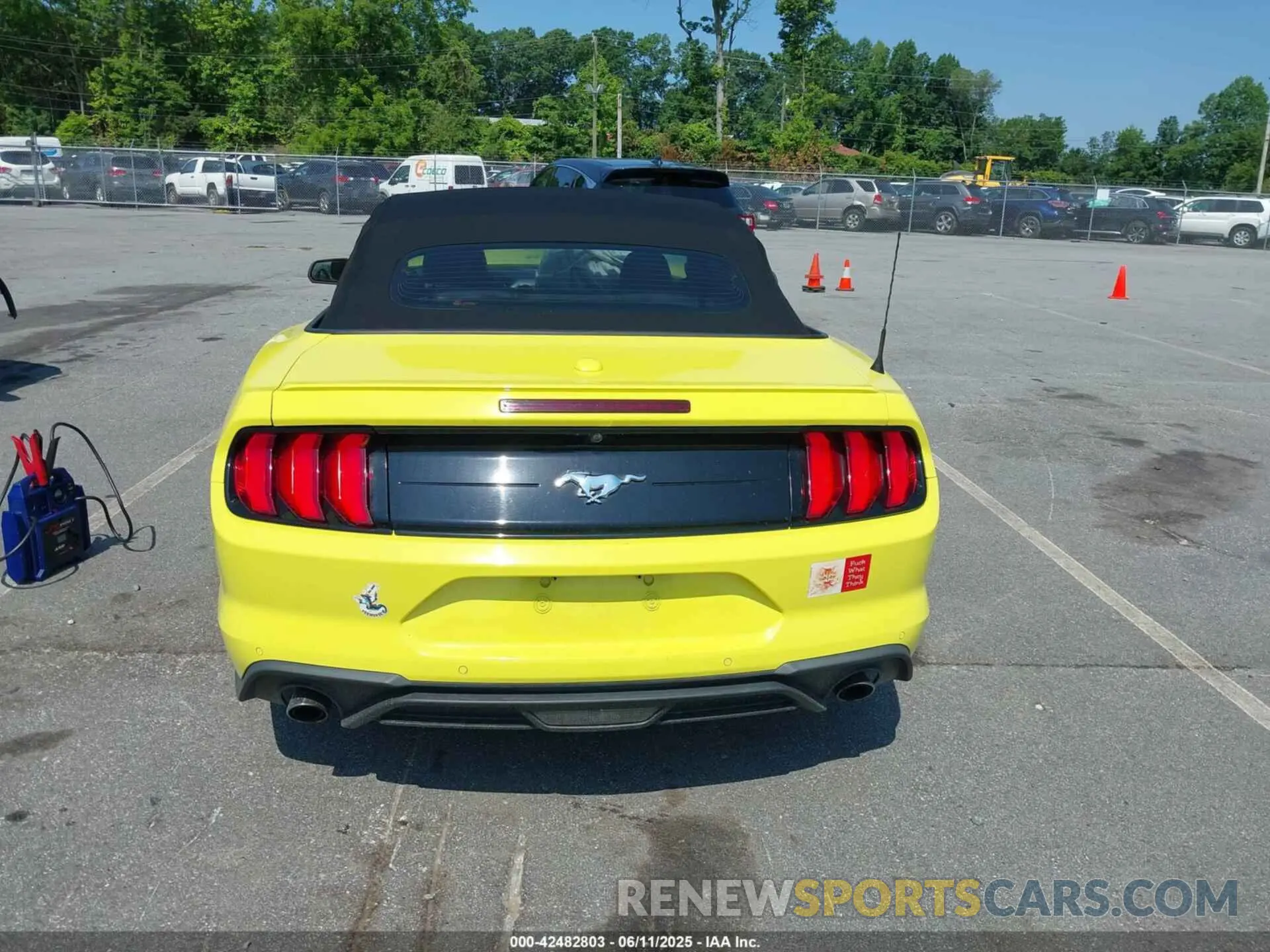 16 Photograph of a damaged car 1FATP8UH4M5110331 FORD MUSTANG 2021