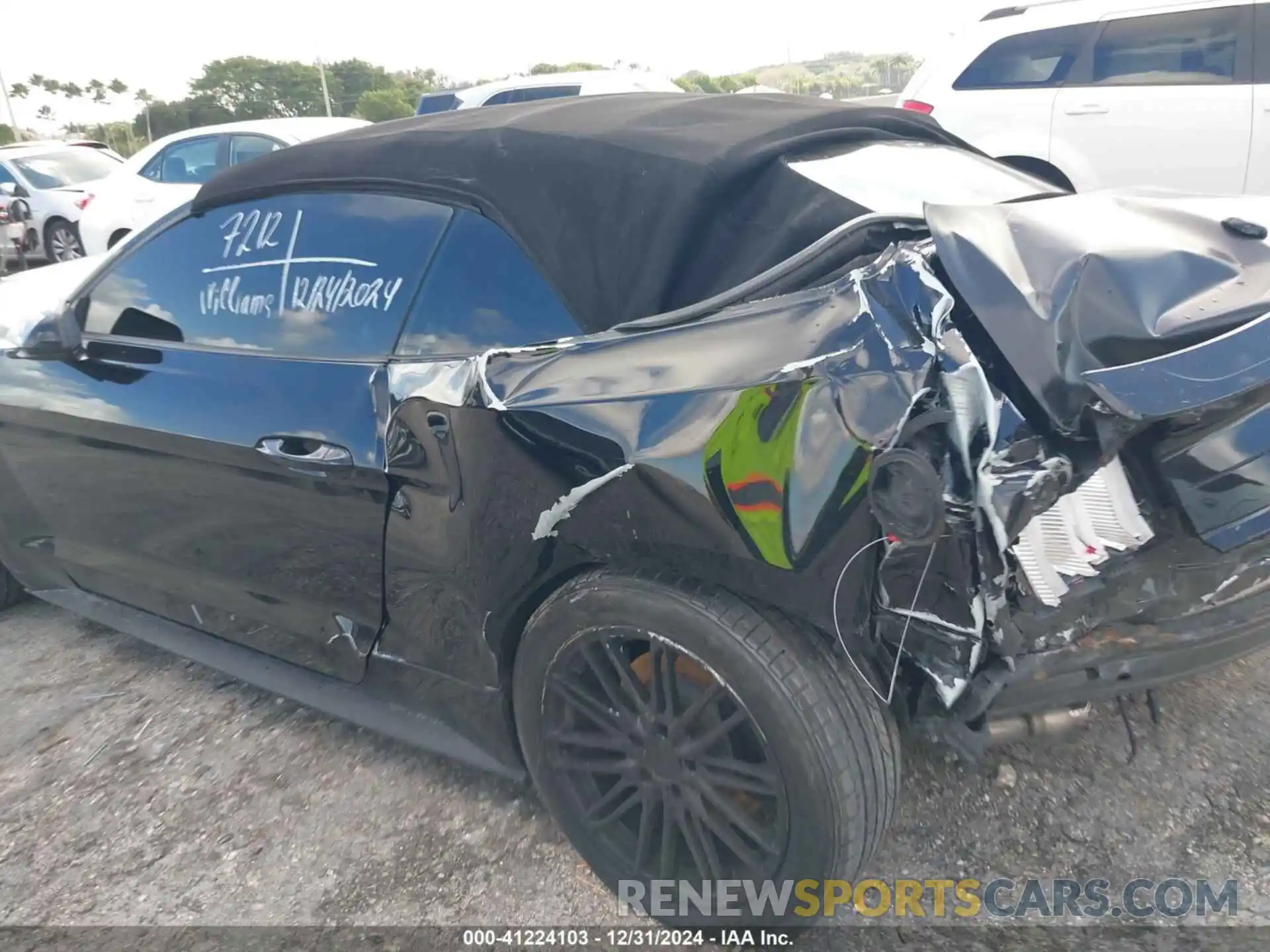 18 Photograph of a damaged car 1FATP8UH4M5116114 FORD MUSTANG 2021