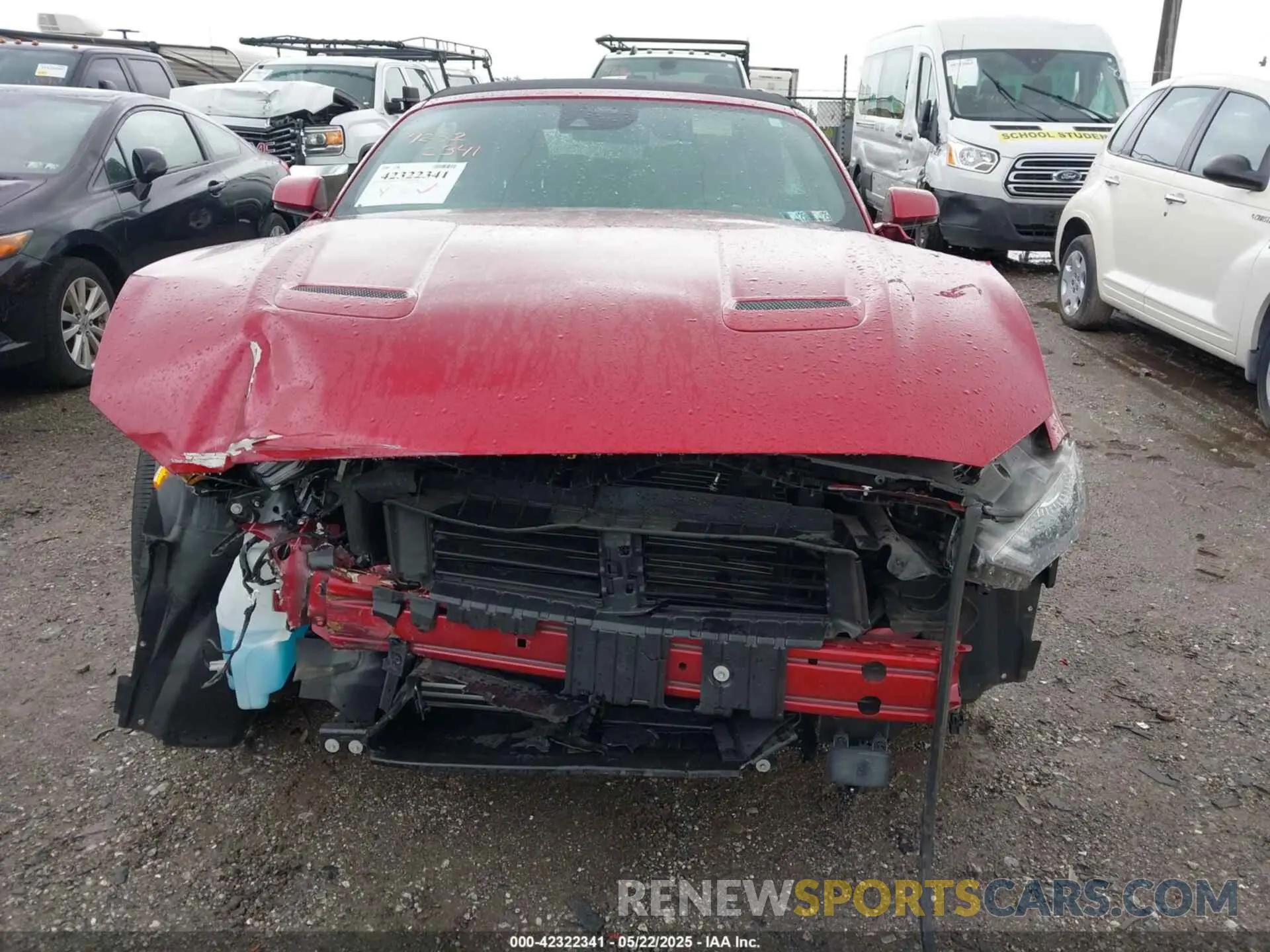 12 Photograph of a damaged car 1FATP8UH4M5122897 FORD MUSTANG 2021
