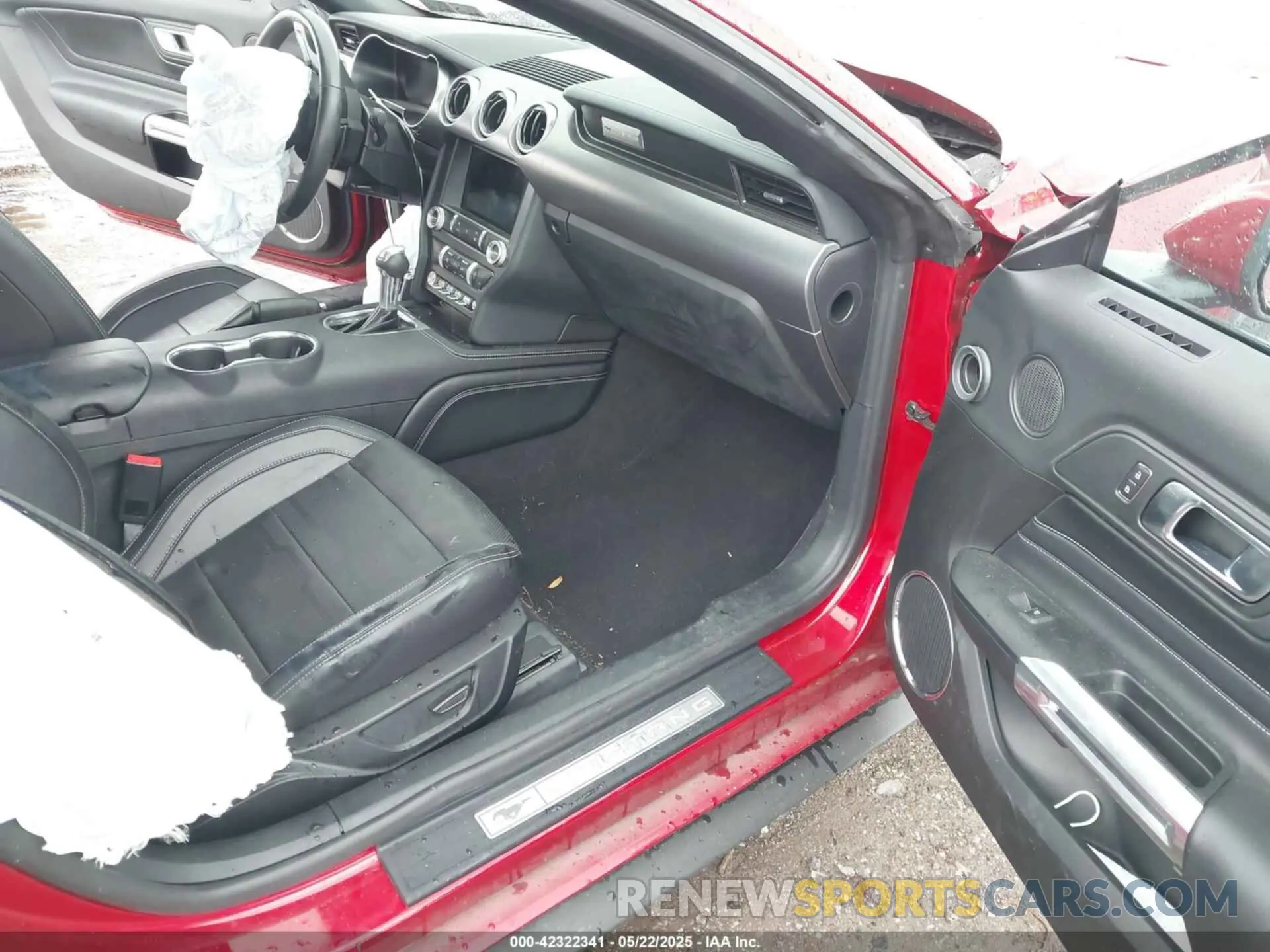 5 Photograph of a damaged car 1FATP8UH4M5122897 FORD MUSTANG 2021