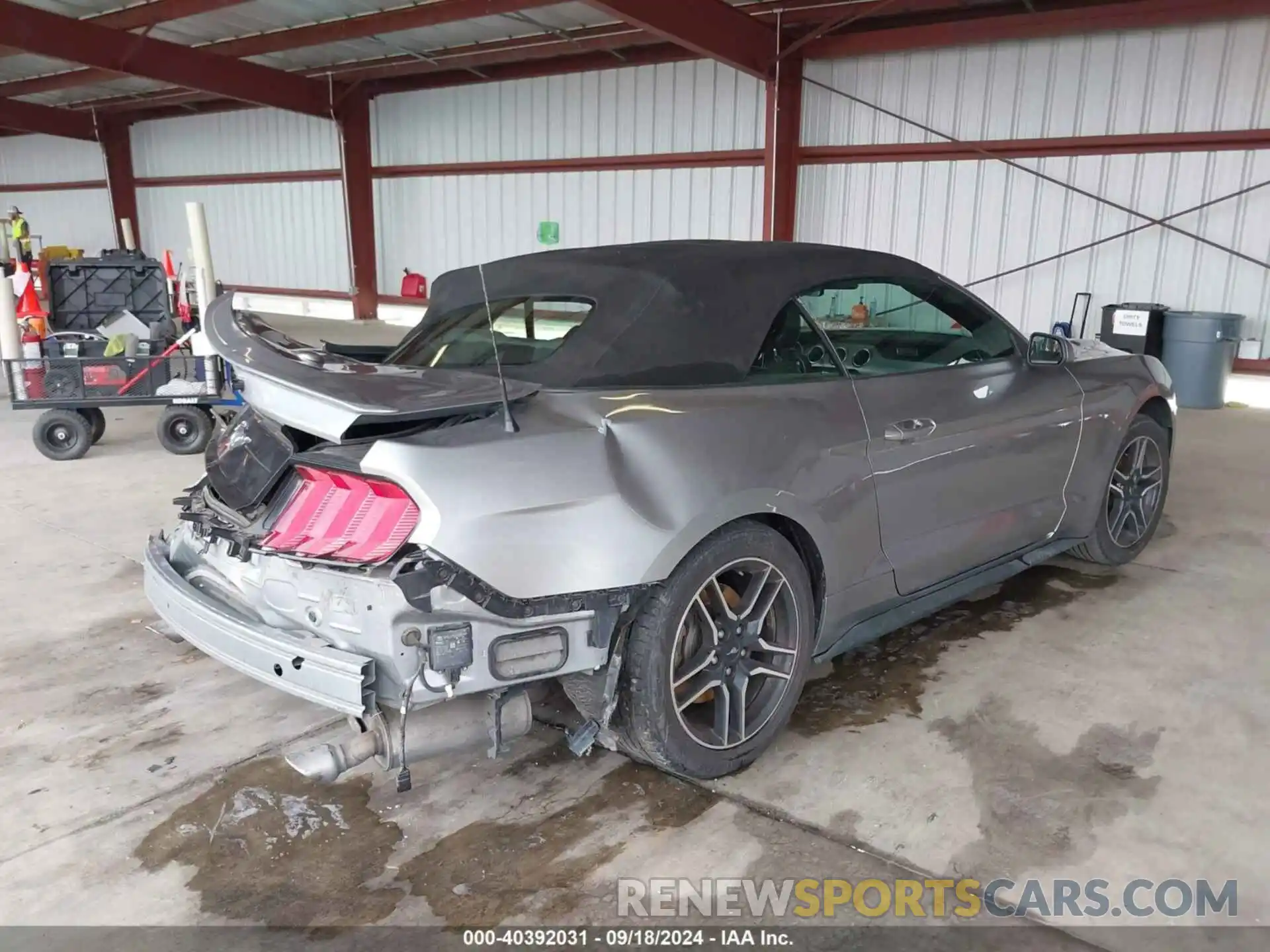 4 Photograph of a damaged car 1FATP8UH5M5122584 FORD MUSTANG 2021