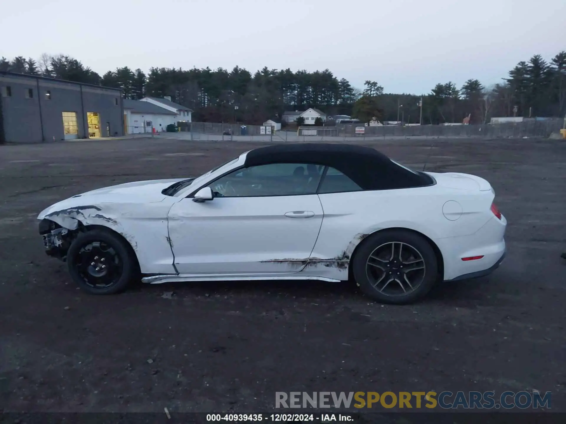 15 Photograph of a damaged car 1FATP8UH5M5122696 FORD MUSTANG 2021