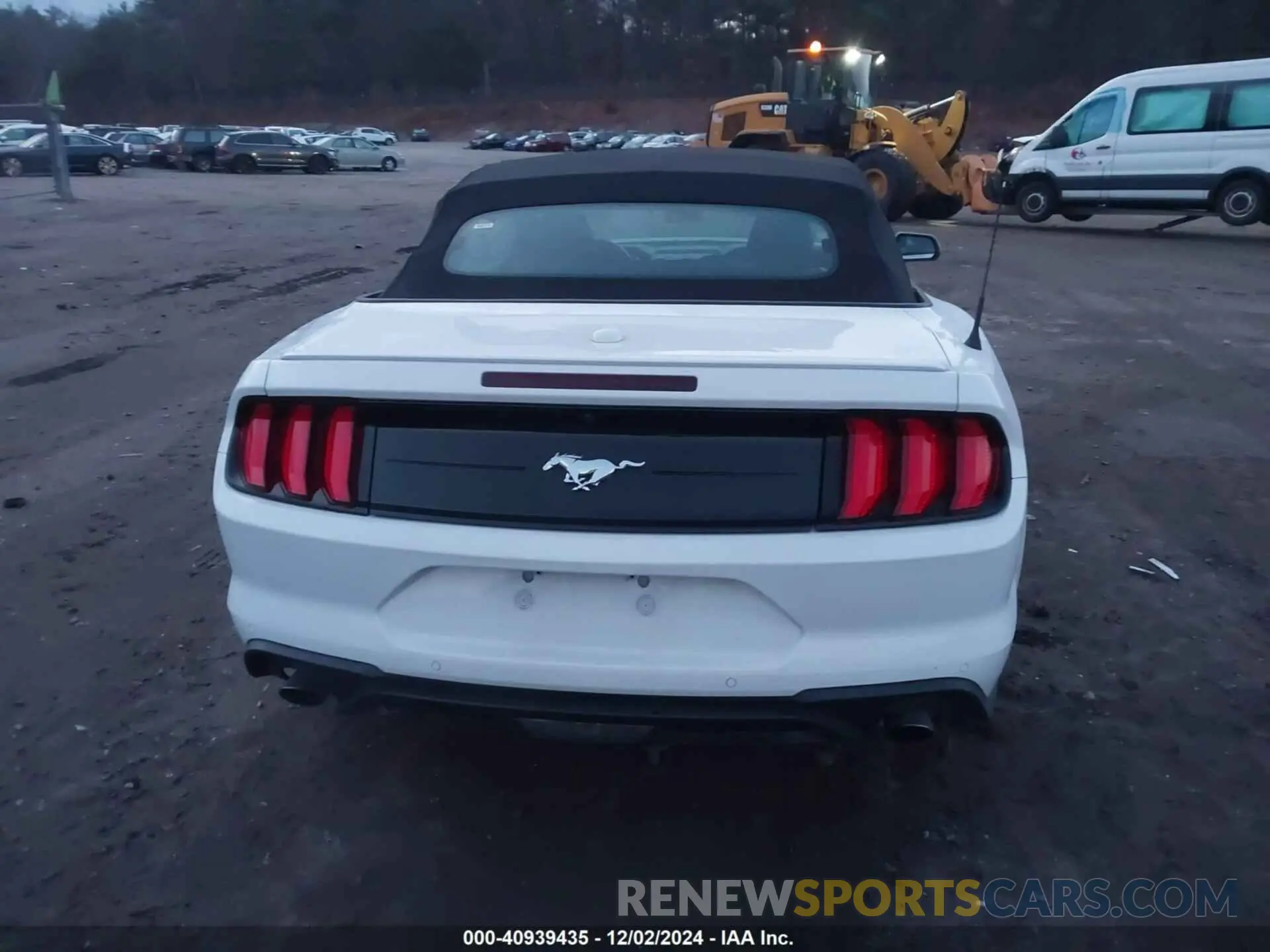 17 Photograph of a damaged car 1FATP8UH5M5122696 FORD MUSTANG 2021