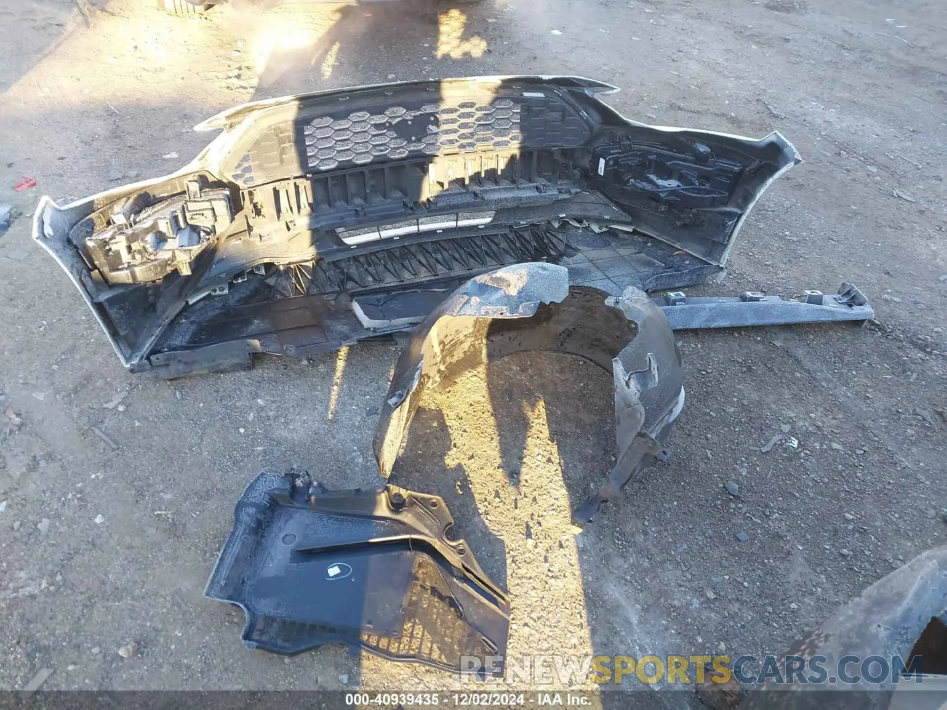 18 Photograph of a damaged car 1FATP8UH5M5122696 FORD MUSTANG 2021