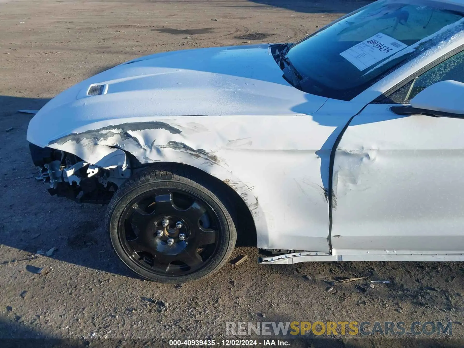 19 Photograph of a damaged car 1FATP8UH5M5122696 FORD MUSTANG 2021