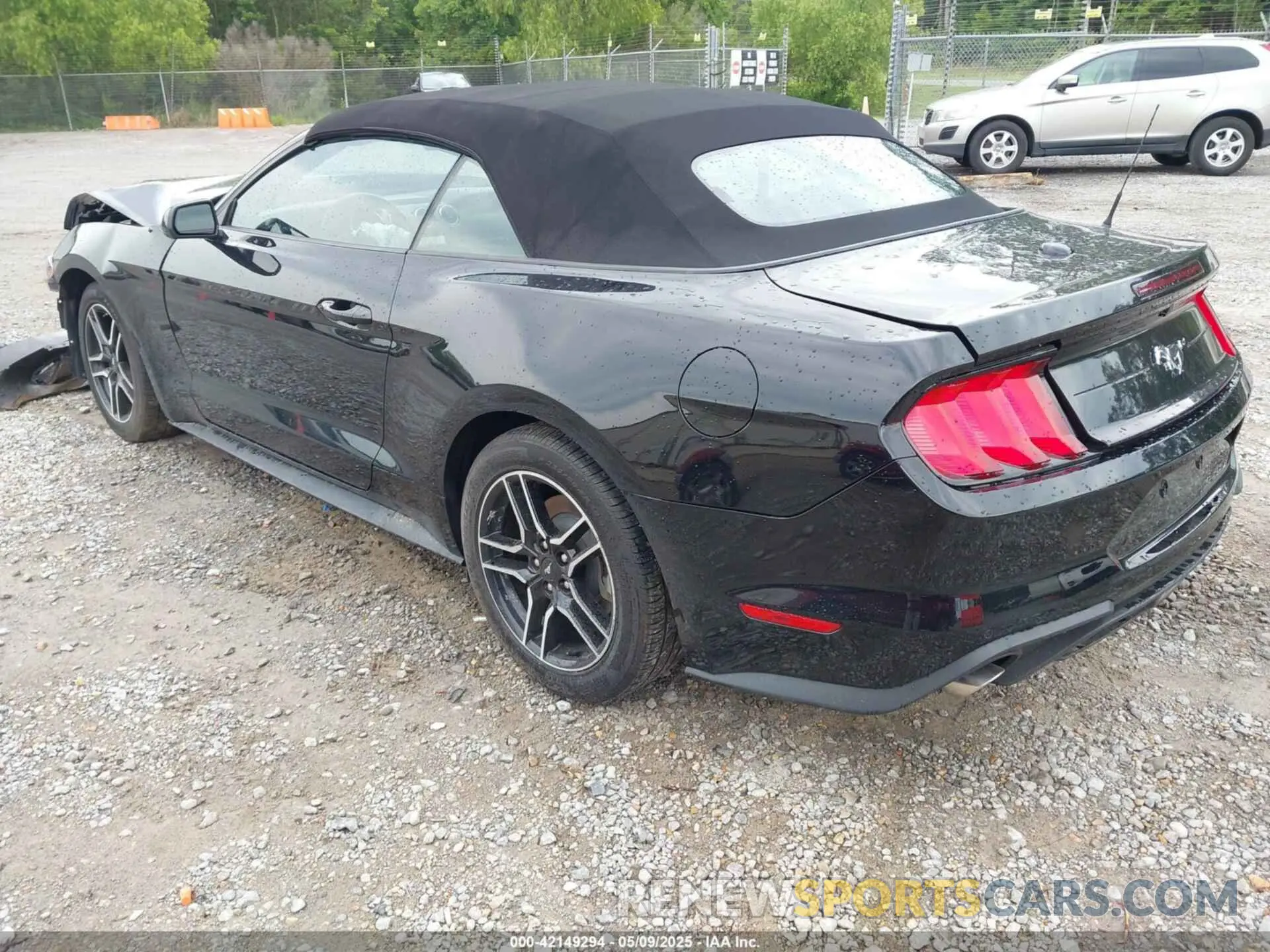3 Photograph of a damaged car 1FATP8UH6M5152841 FORD MUSTANG 2021