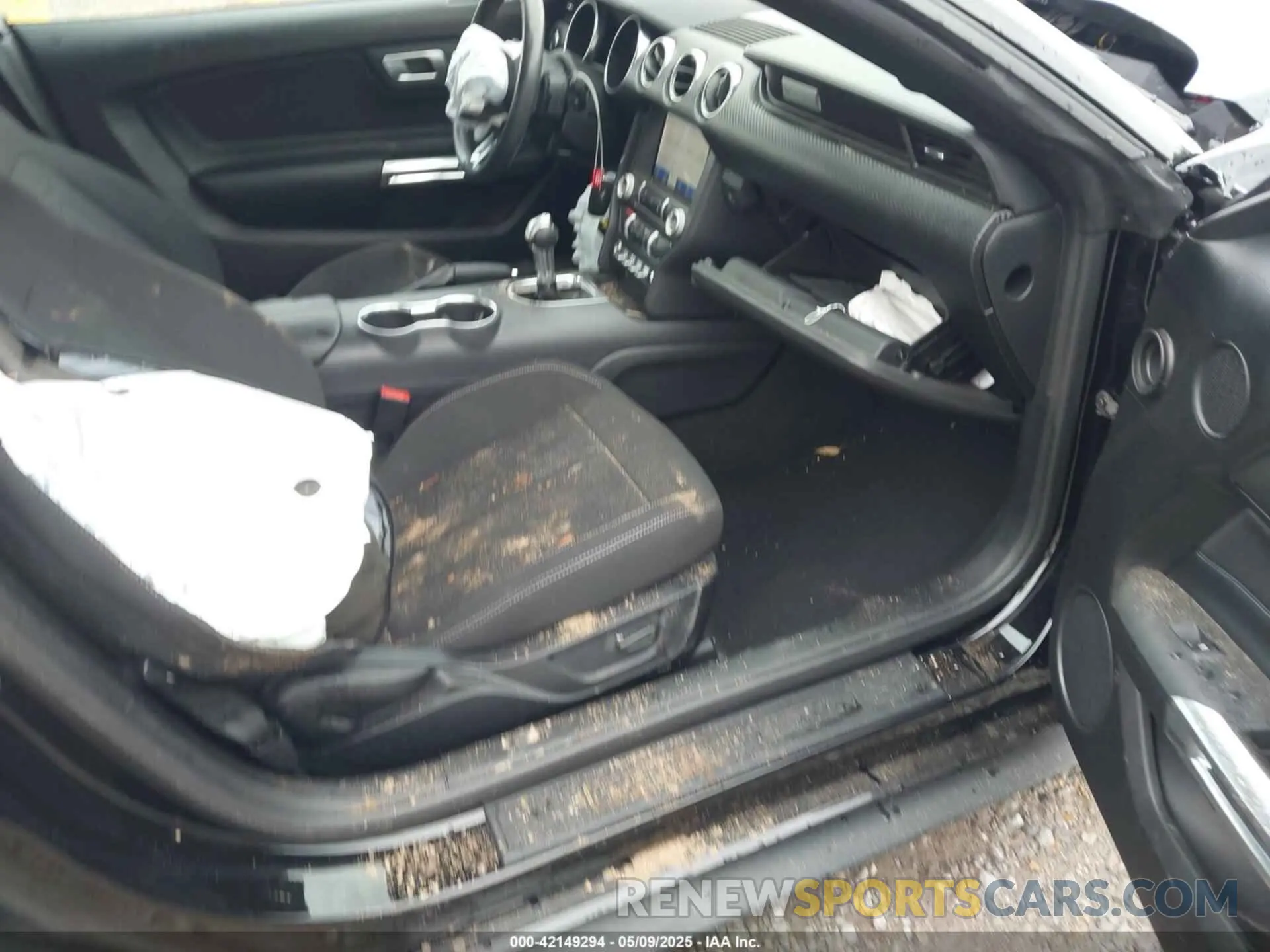 5 Photograph of a damaged car 1FATP8UH6M5152841 FORD MUSTANG 2021