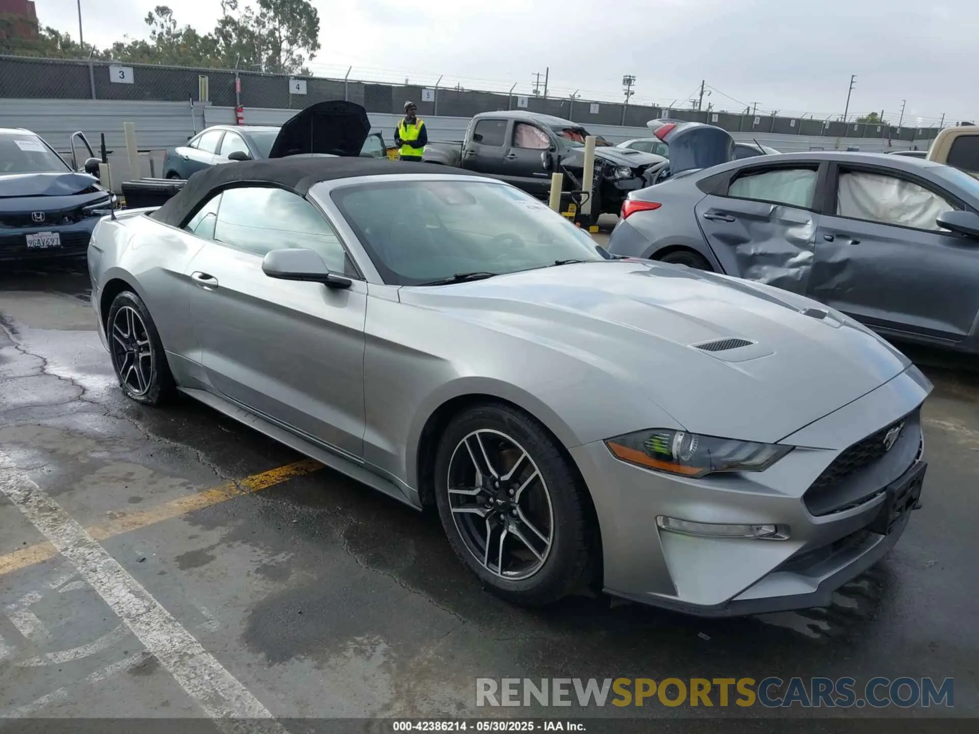 1 Photograph of a damaged car 1FATP8UH7M5115605 FORD MUSTANG 2021
