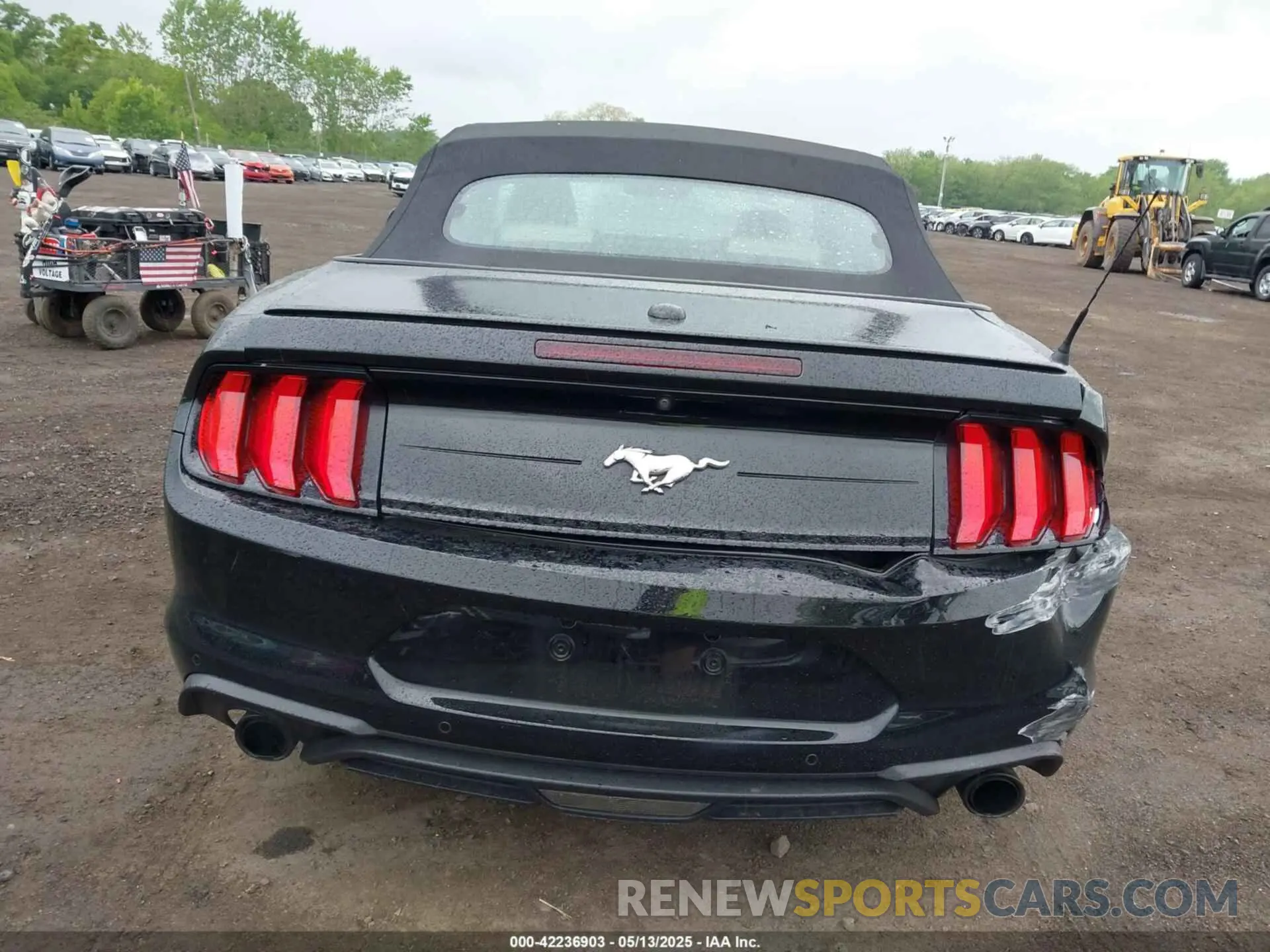 16 Photograph of a damaged car 1FATP8UH7M5122537 FORD MUSTANG 2021