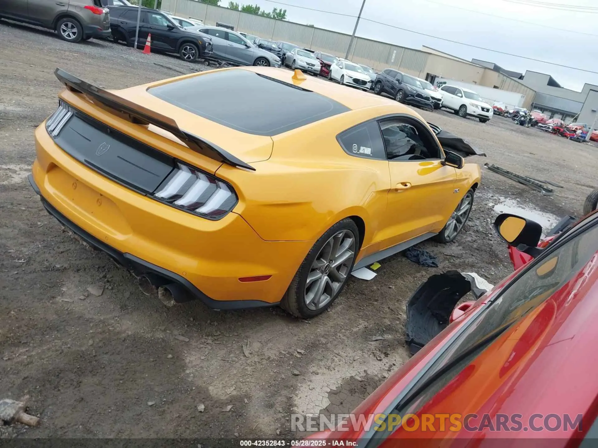 4 Photograph of a damaged car 1FA6P8CF0N5108669 FORD MUSTANG 2022