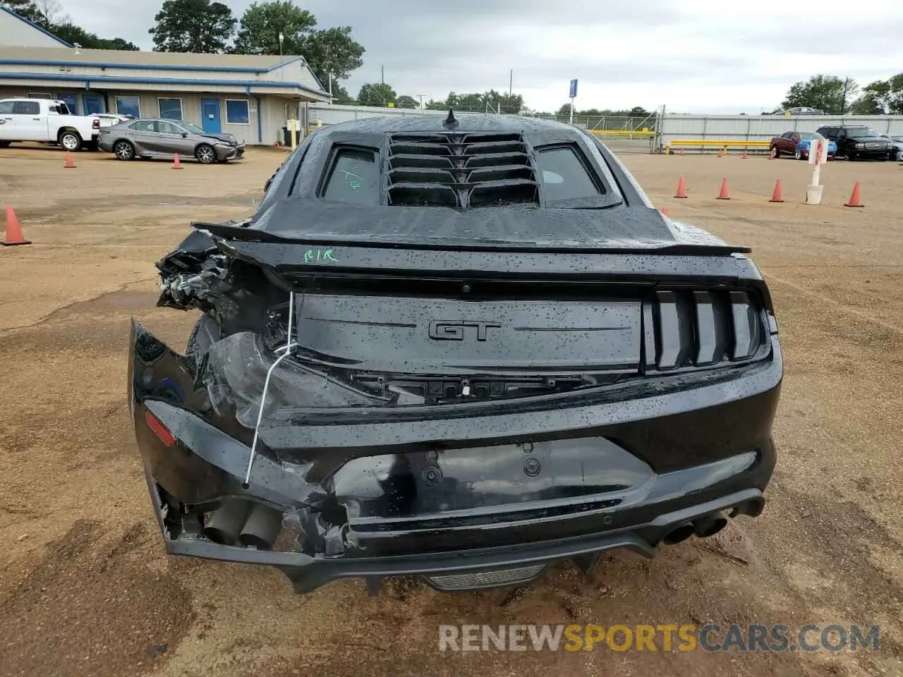 6 Photograph of a damaged car 1FA6P8CF1N5142135 FORD MUSTANG 2022