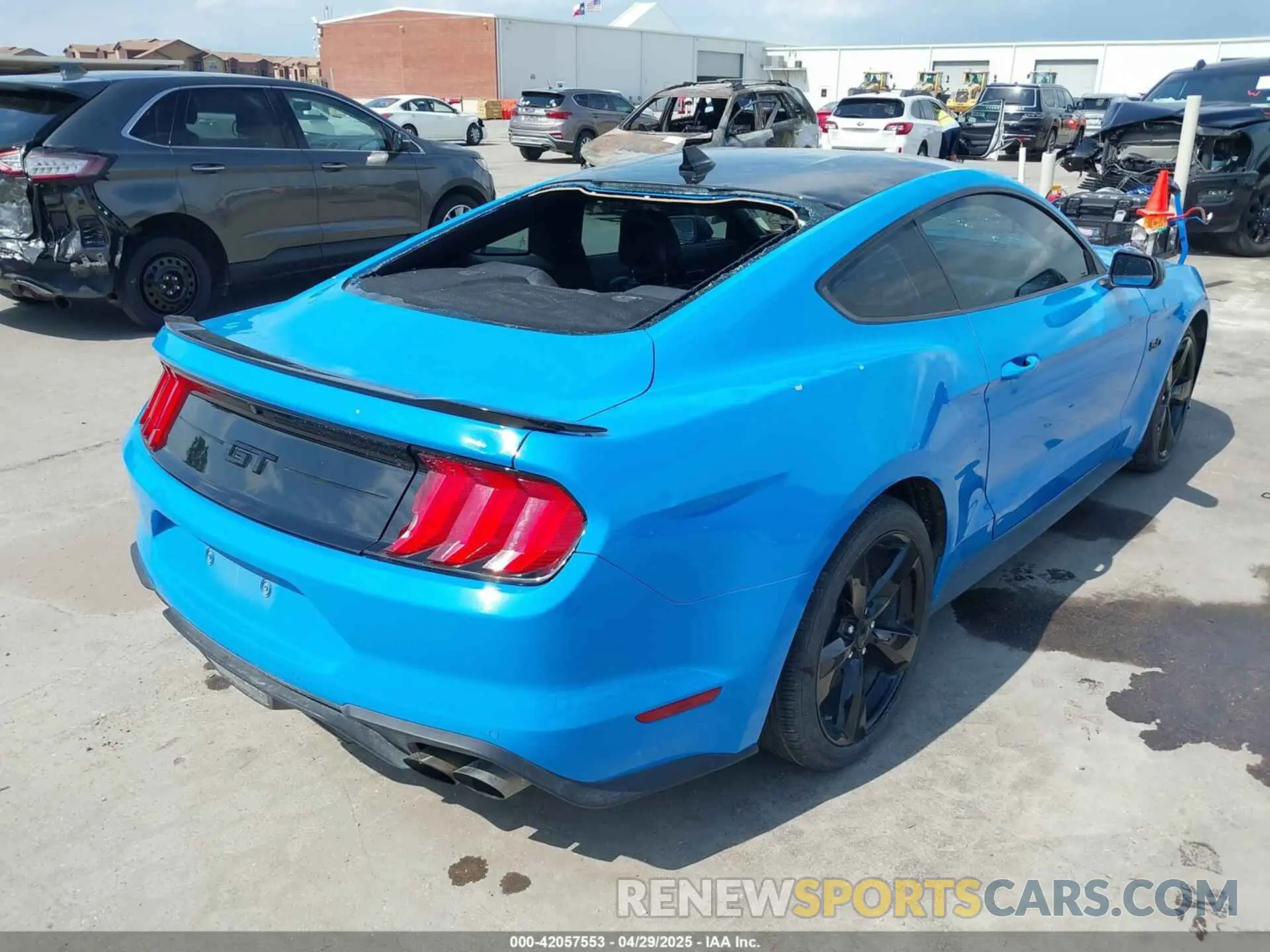 4 Photograph of a damaged car 1FA6P8CF4N5142081 FORD MUSTANG 2022