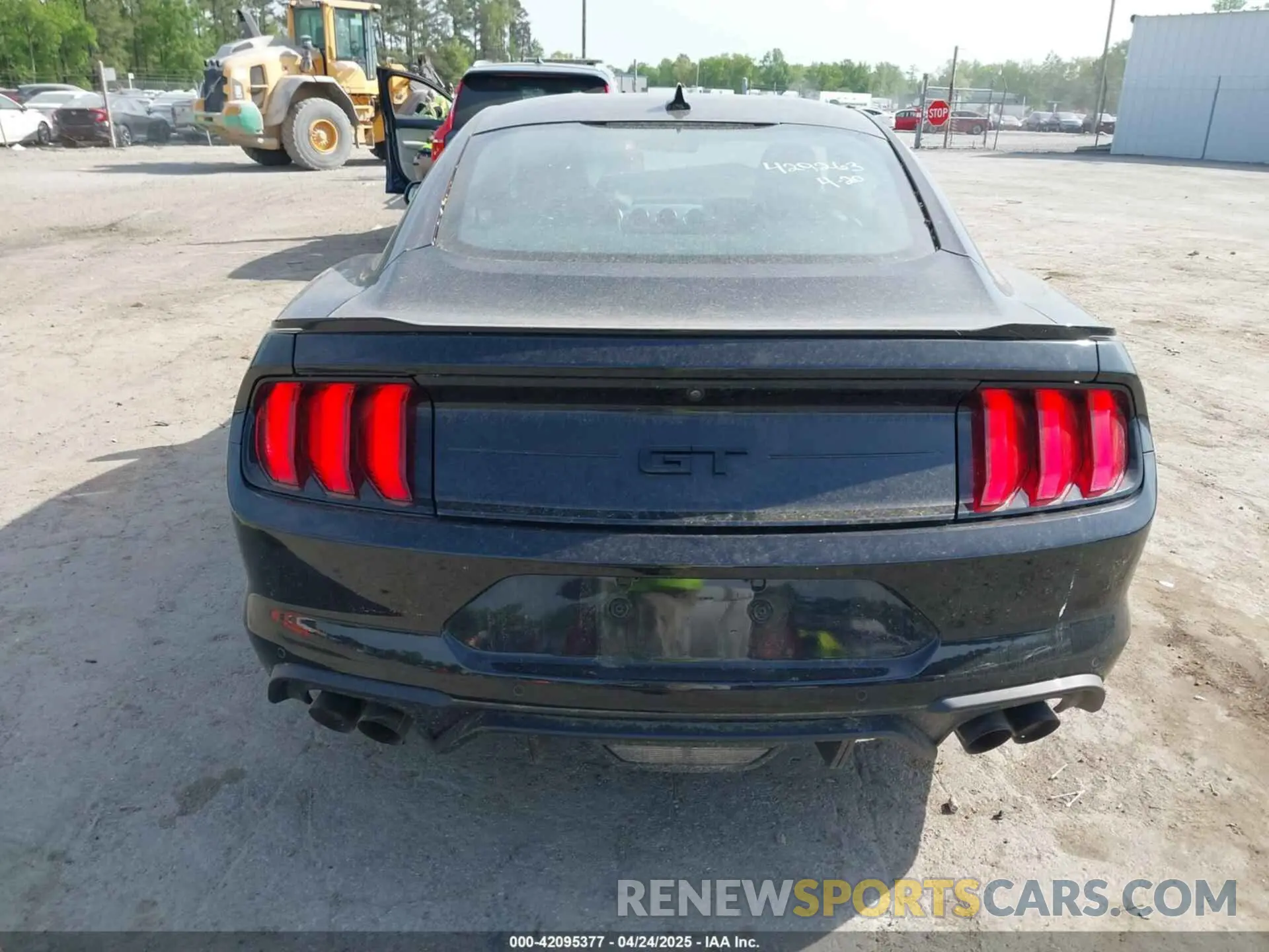 16 Photograph of a damaged car 1FA6P8CF5N5108599 FORD MUSTANG 2022