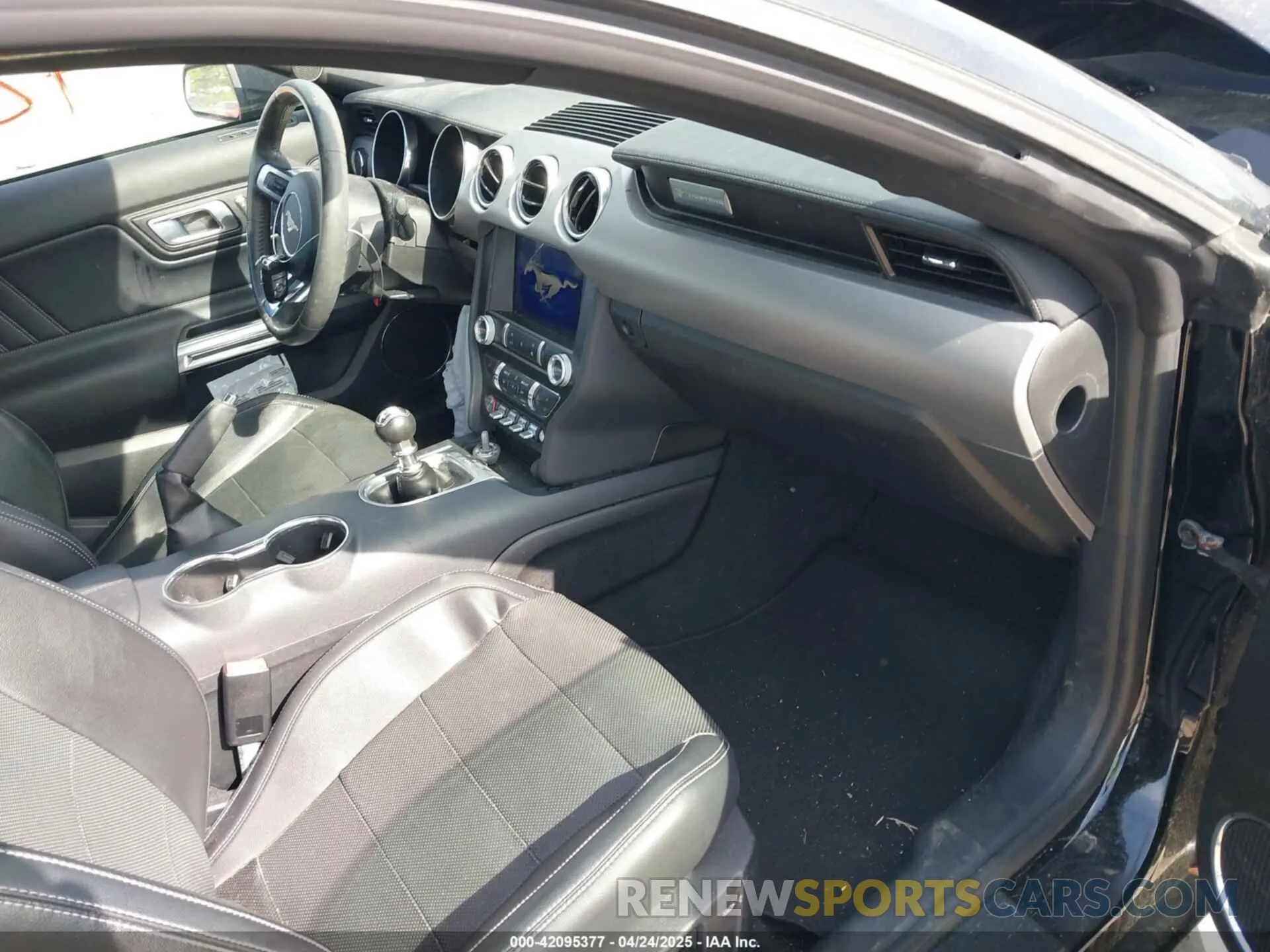 5 Photograph of a damaged car 1FA6P8CF5N5108599 FORD MUSTANG 2022