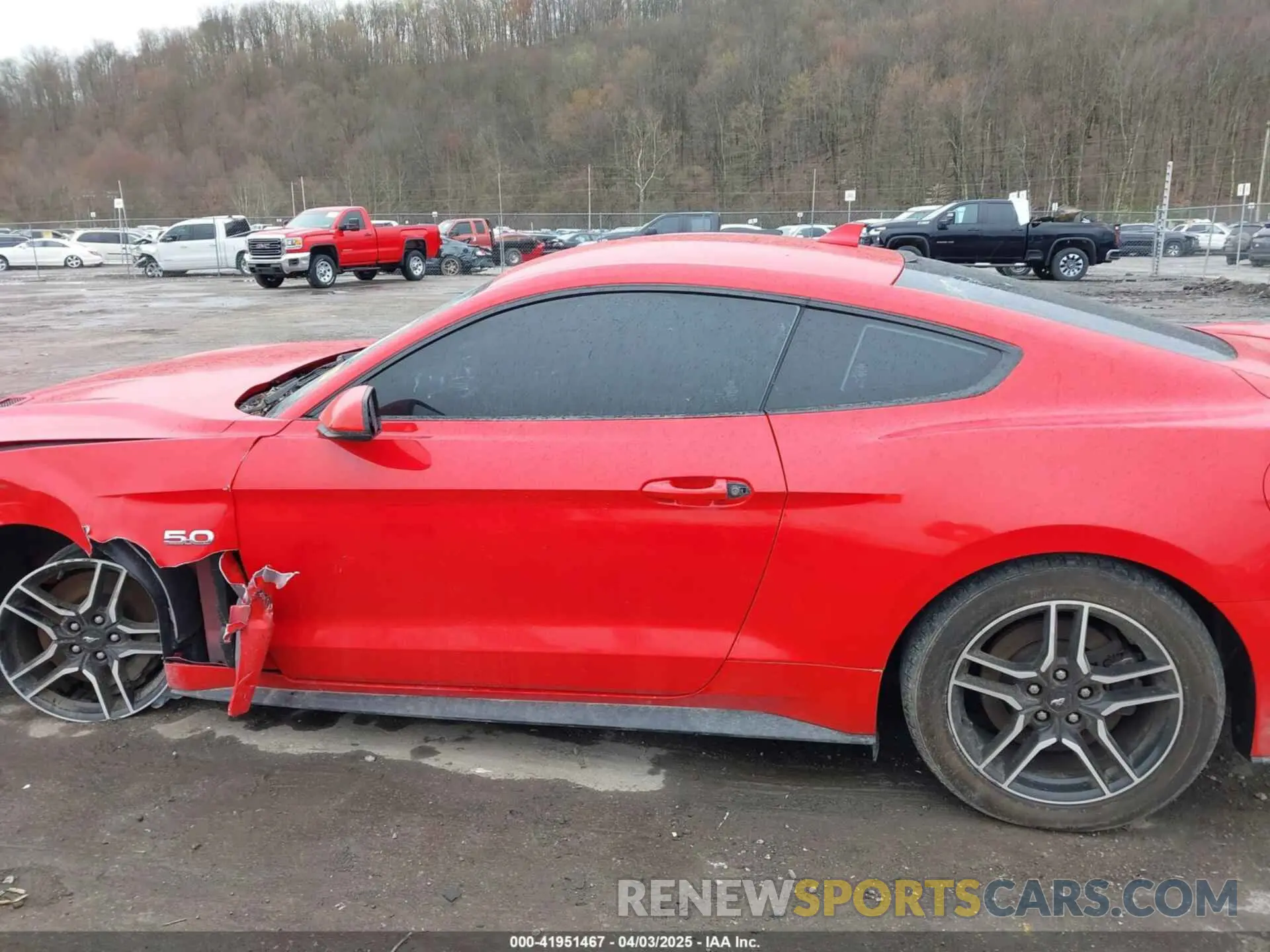 15 Photograph of a damaged car 1FA6P8CF5N5113642 FORD MUSTANG 2022