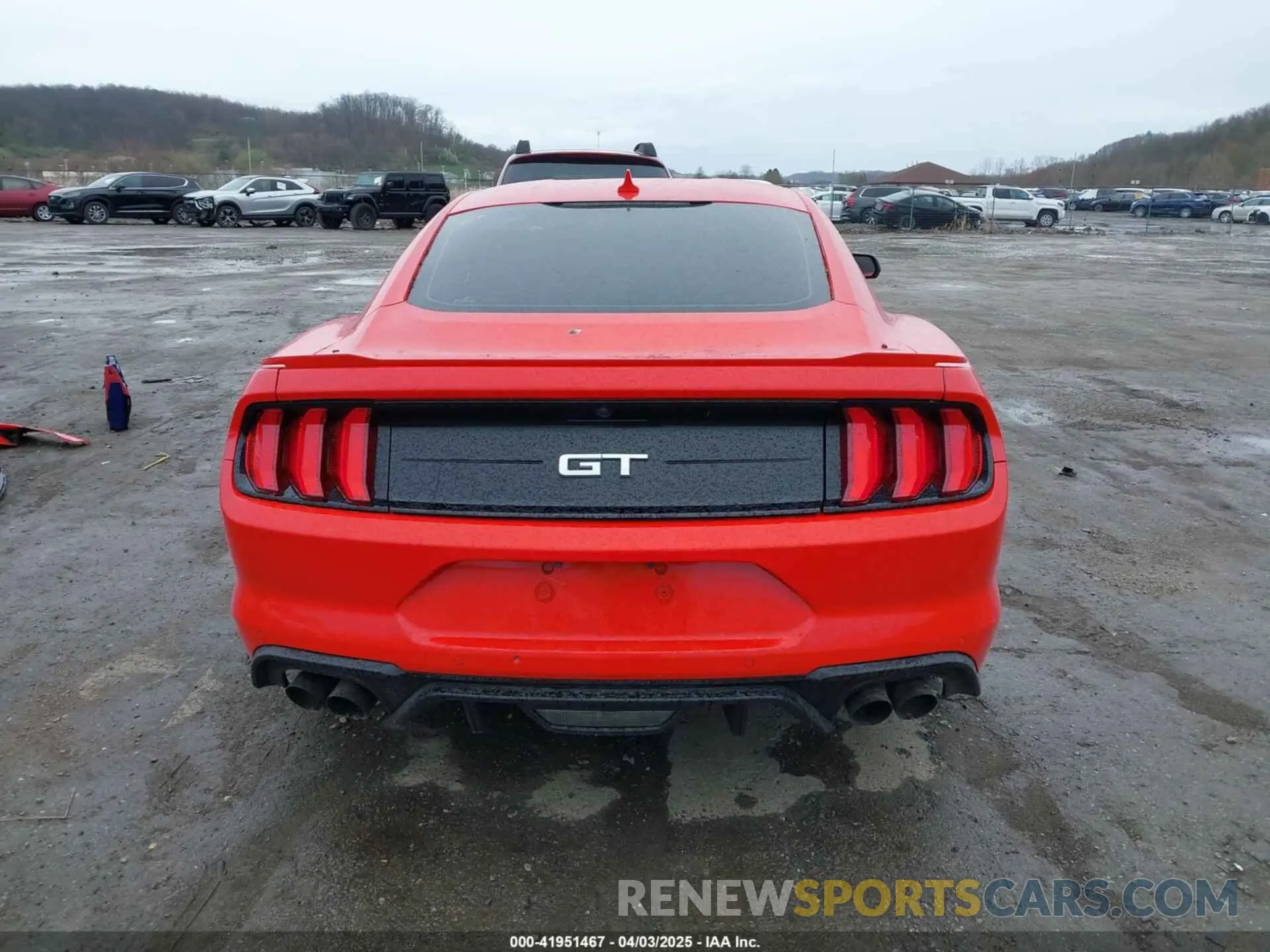 17 Photograph of a damaged car 1FA6P8CF5N5113642 FORD MUSTANG 2022