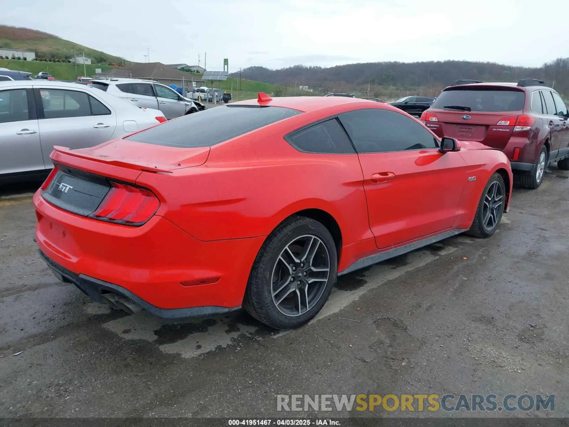 4 Photograph of a damaged car 1FA6P8CF5N5113642 FORD MUSTANG 2022