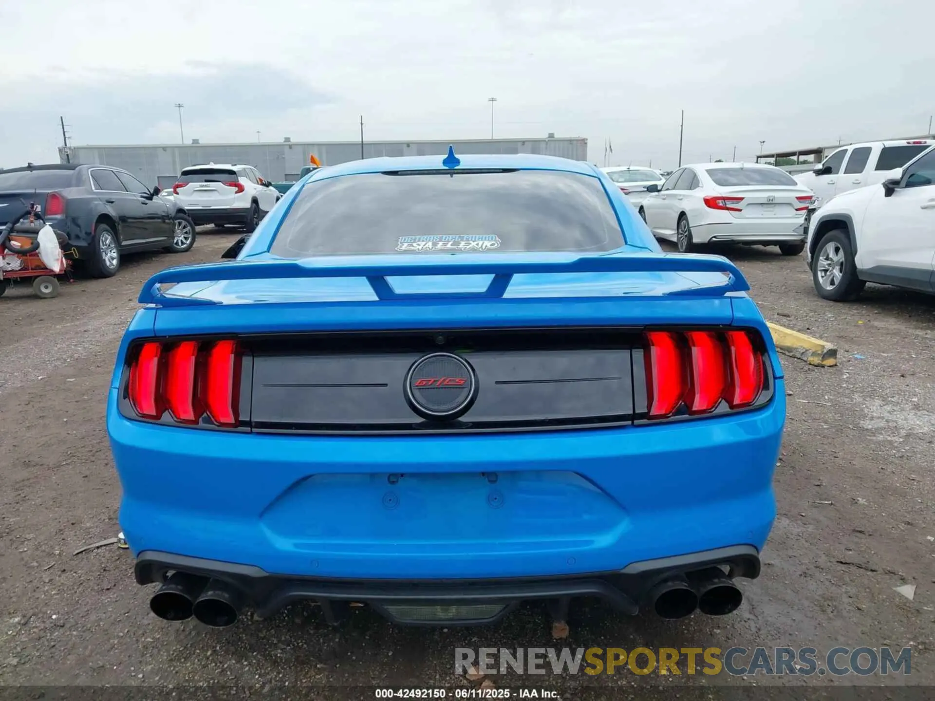 17 Photograph of a damaged car 1FA6P8CF5N5144311 FORD MUSTANG 2022
