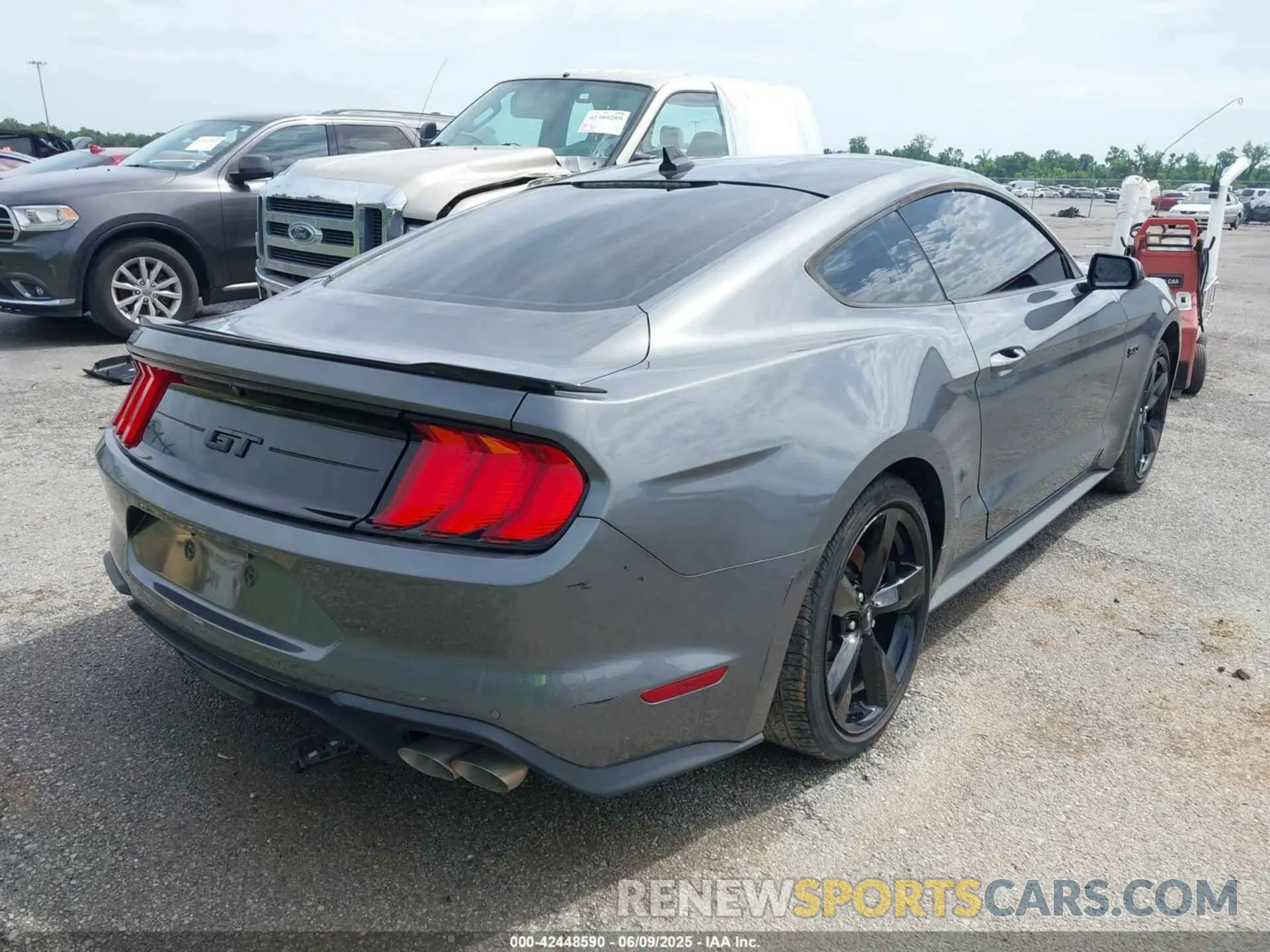 4 Photograph of a damaged car 1FA6P8CF7N5129583 FORD MUSTANG 2022