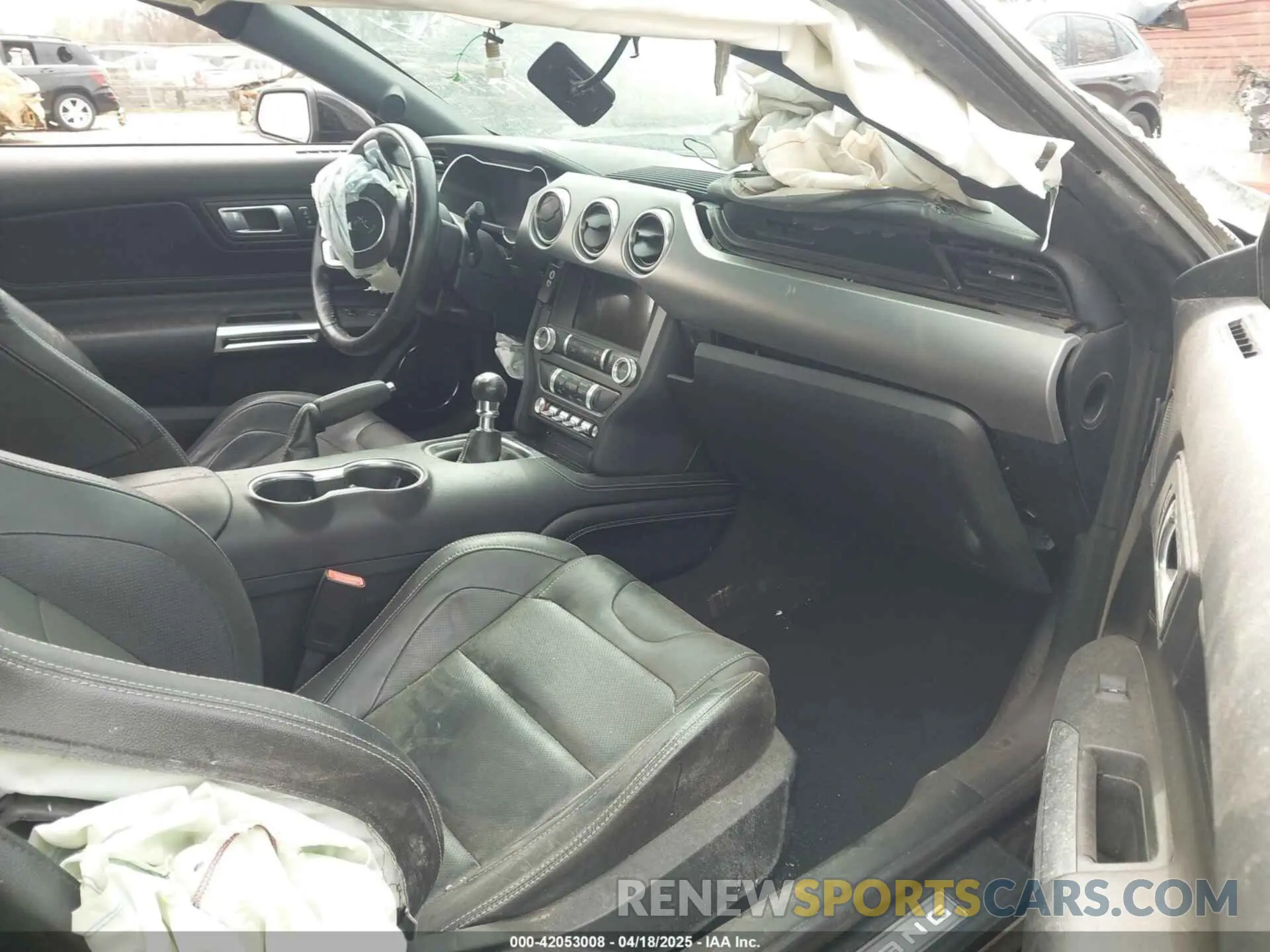 5 Photograph of a damaged car 1FA6P8CF7N5149137 FORD MUSTANG 2022