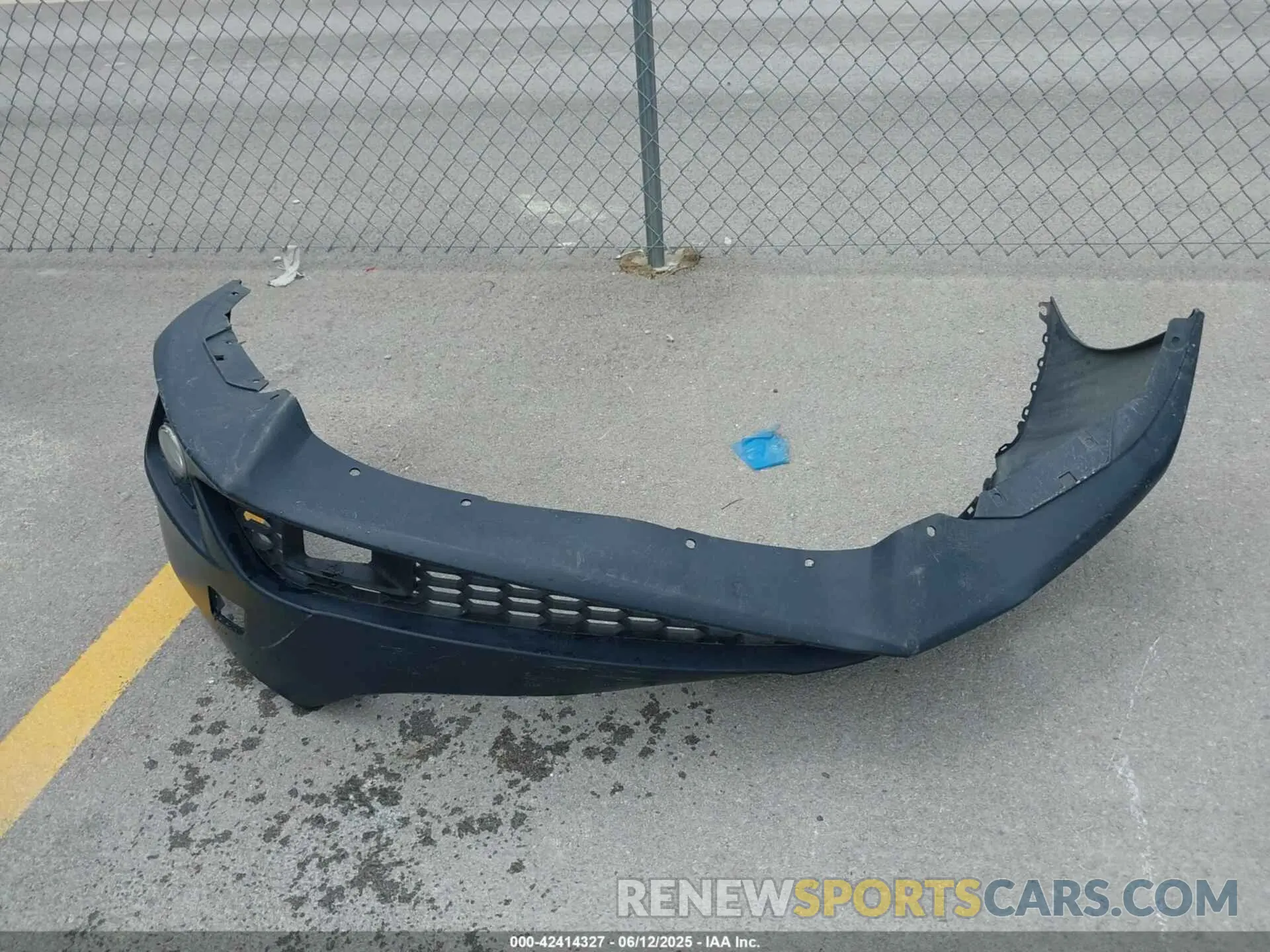 11 Photograph of a damaged car 1FA6P8CF8N5148045 FORD MUSTANG 2022