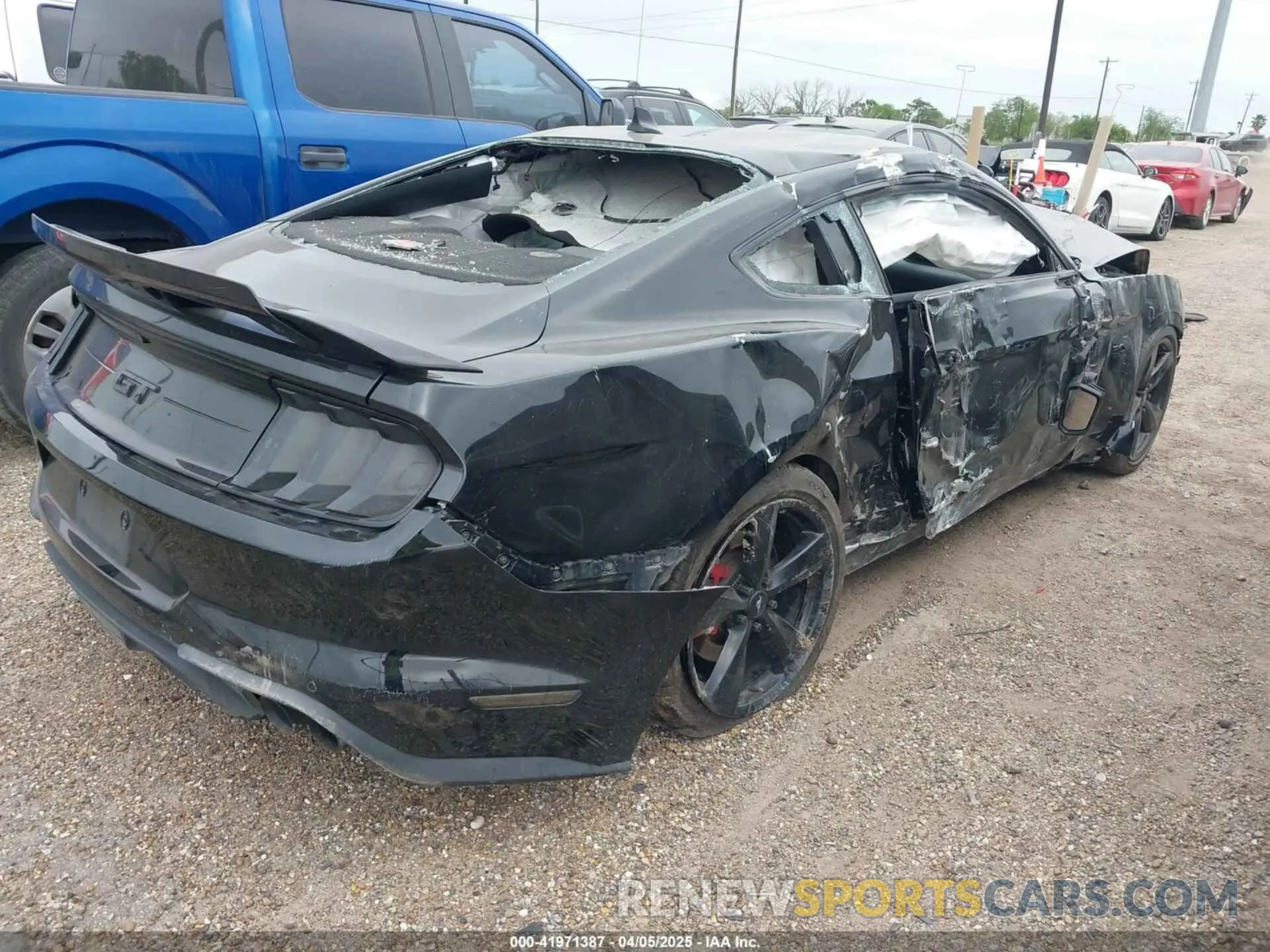 4 Photograph of a damaged car 1FA6P8CF9N5125826 FORD MUSTANG 2022