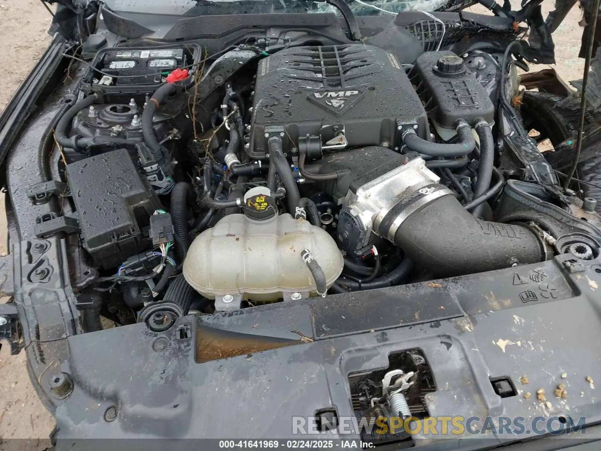10 Photograph of a damaged car 1FA6P8CF9N5130220 FORD MUSTANG 2022