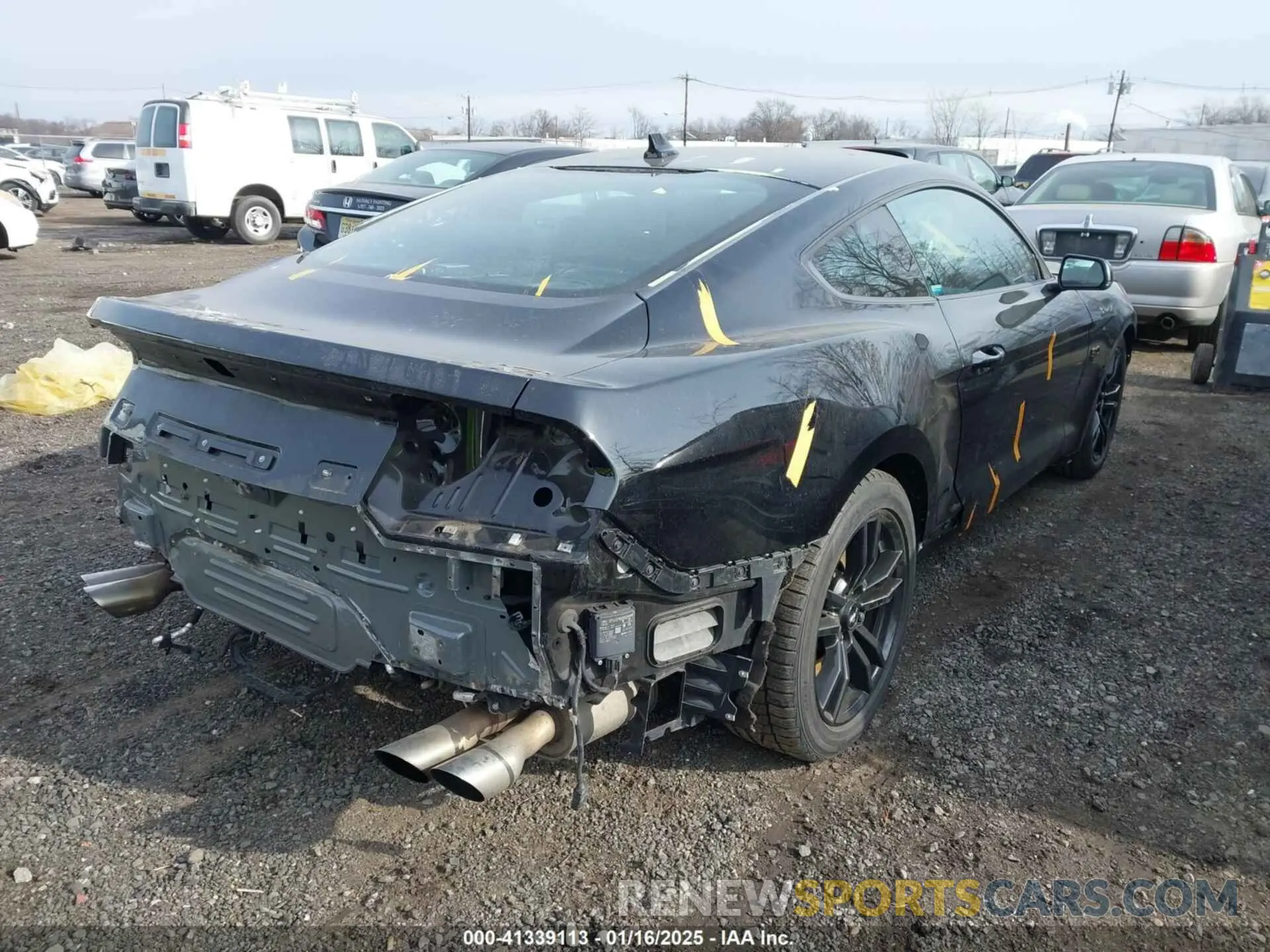 17 Photograph of a damaged car 1FA6P8CFXN5146779 FORD MUSTANG 2022