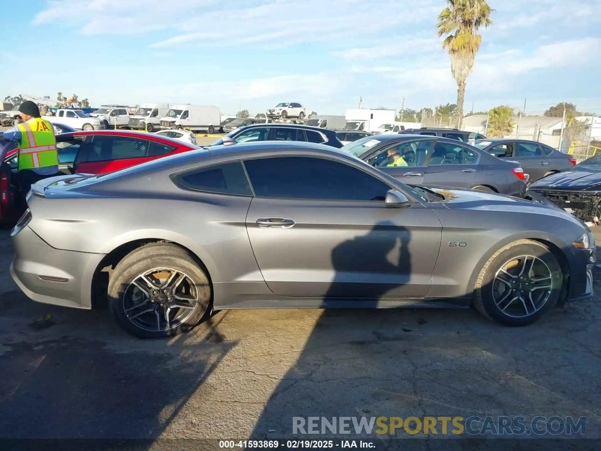 13 Photograph of a damaged car 1FA6P8CFXN5147964 FORD MUSTANG 2022