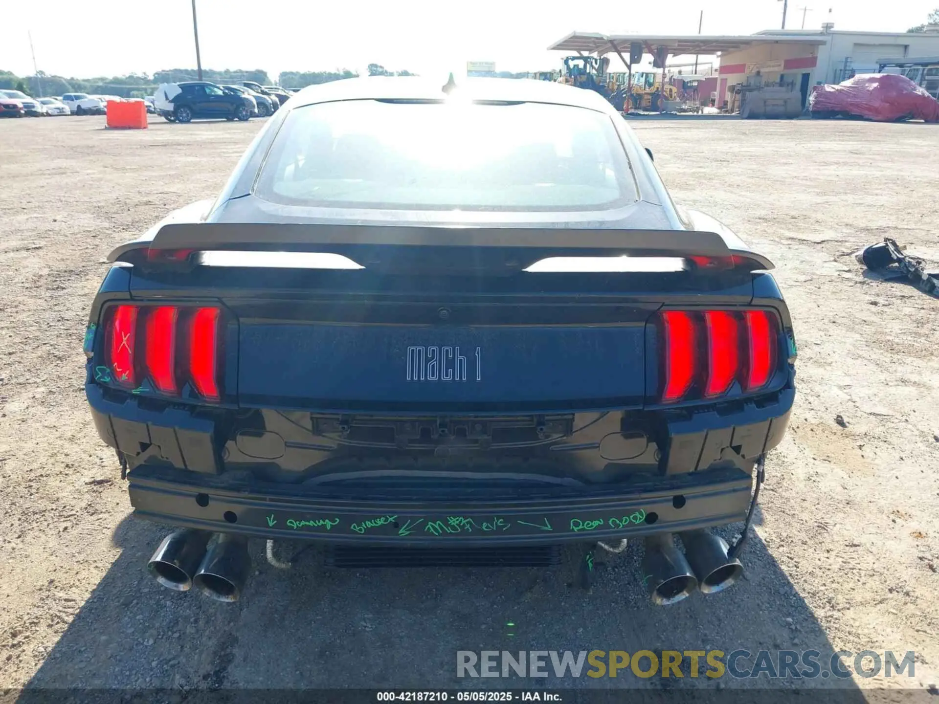17 Photograph of a damaged car 1FA6P8R06N5552691 FORD MUSTANG 2022