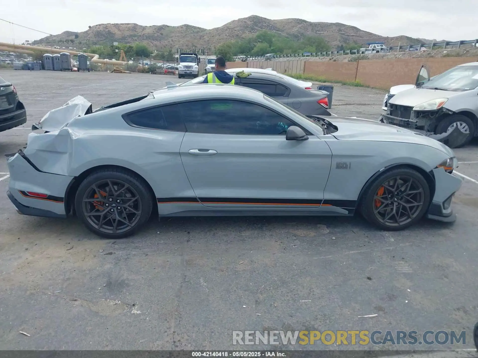 13 Photograph of a damaged car 1FA6P8R08N5552580 FORD MUSTANG 2022