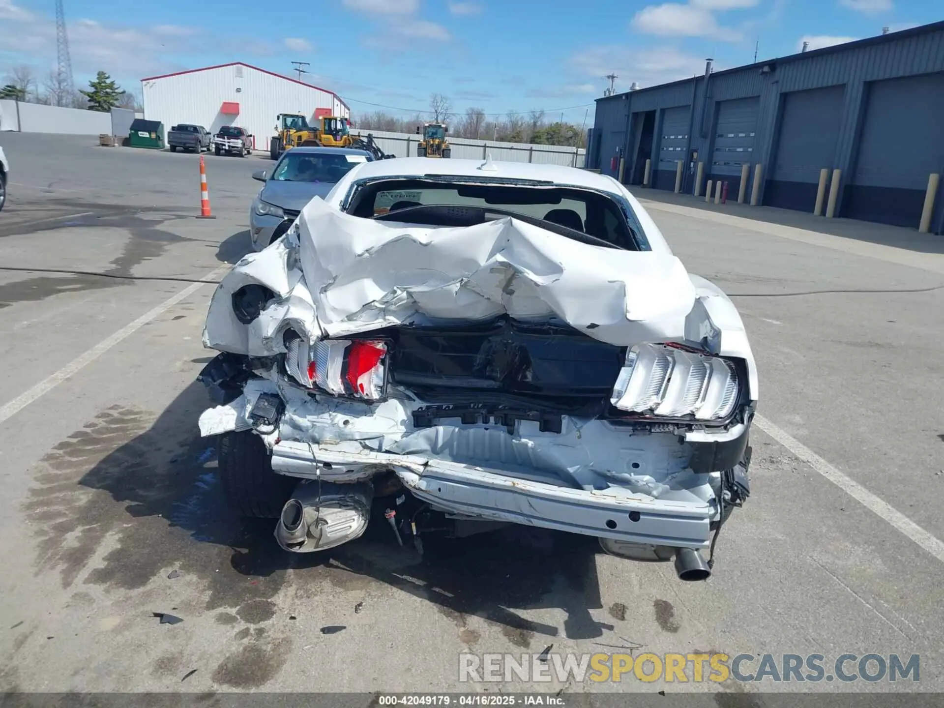17 Photograph of a damaged car 1FA6P8TH0N5139048 FORD MUSTANG 2022