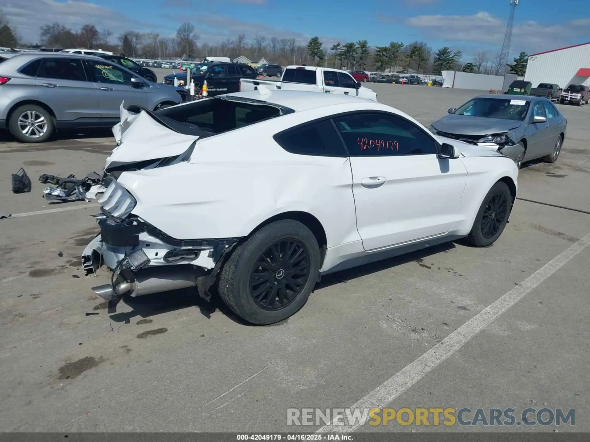 4 Photograph of a damaged car 1FA6P8TH0N5139048 FORD MUSTANG 2022
