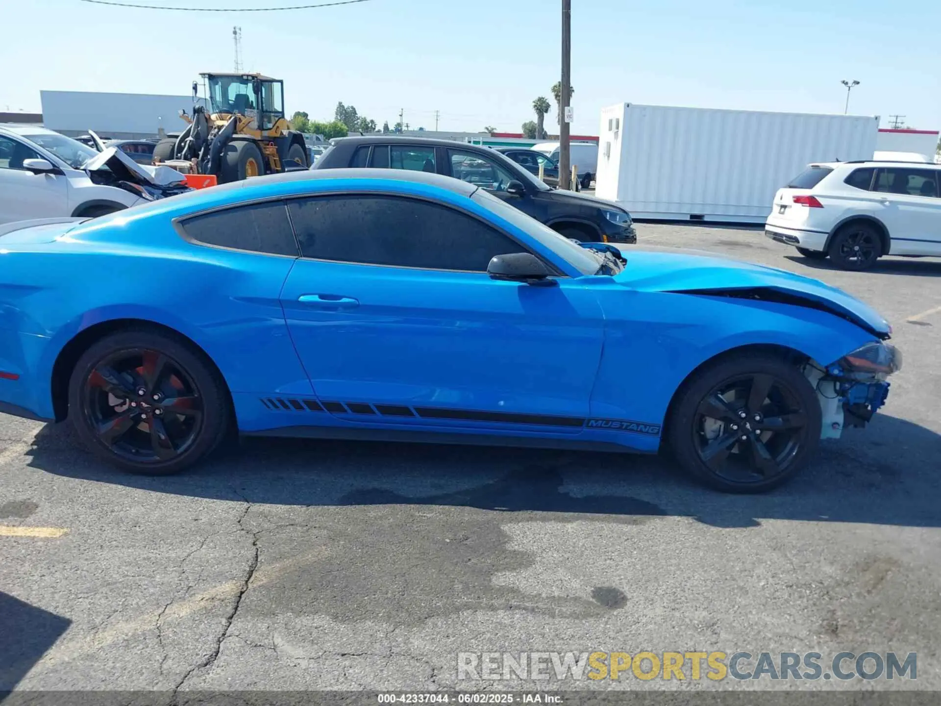13 Photograph of a damaged car 1FA6P8TH1N5104194 FORD MUSTANG 2022