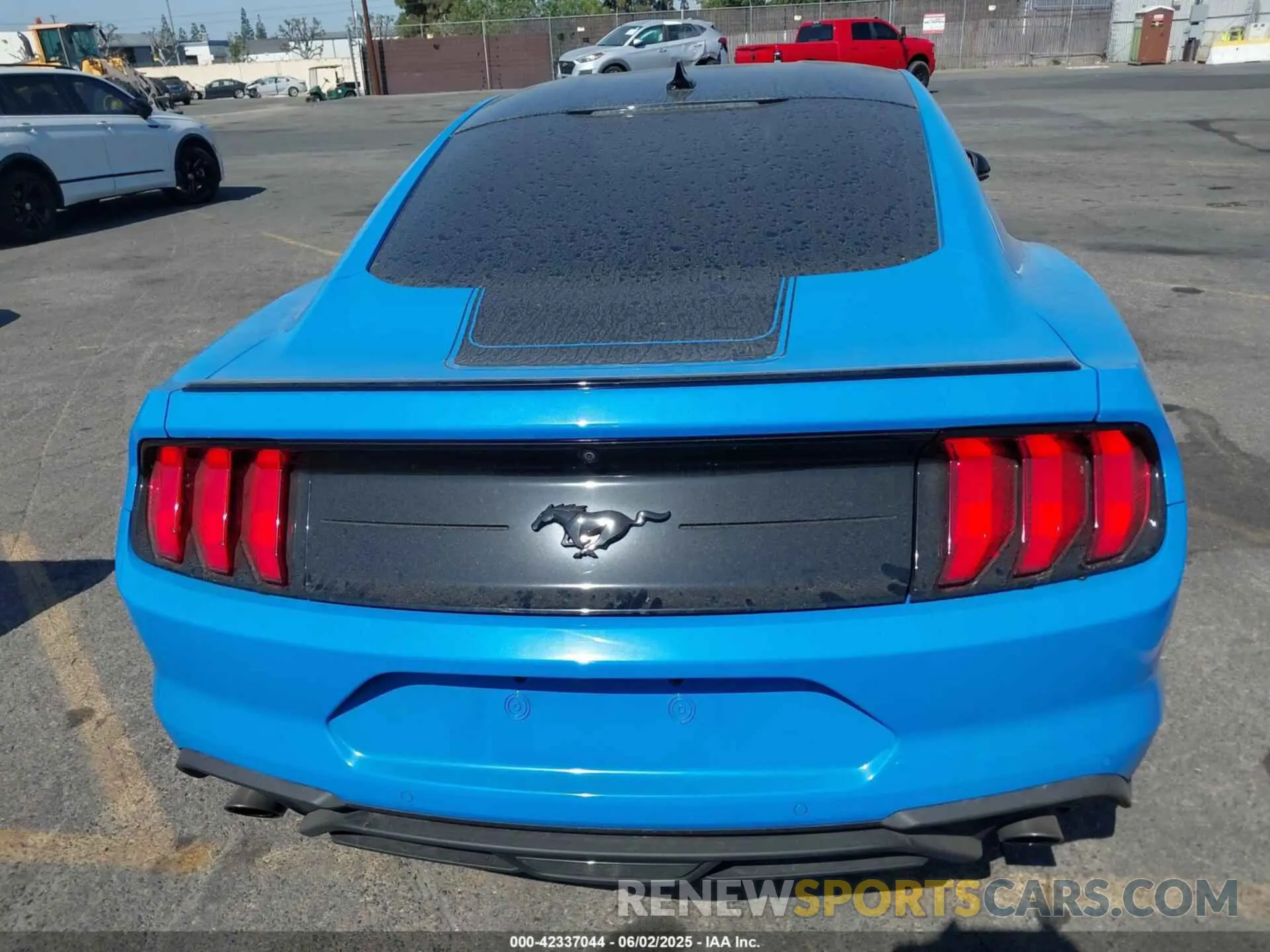 16 Photograph of a damaged car 1FA6P8TH1N5104194 FORD MUSTANG 2022