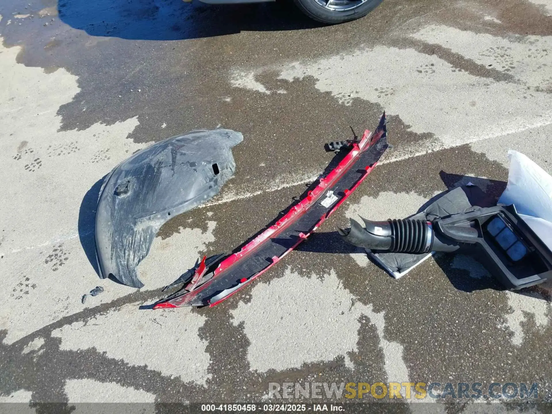 11 Photograph of a damaged car 1FA6P8TH1N5126504 FORD MUSTANG 2022