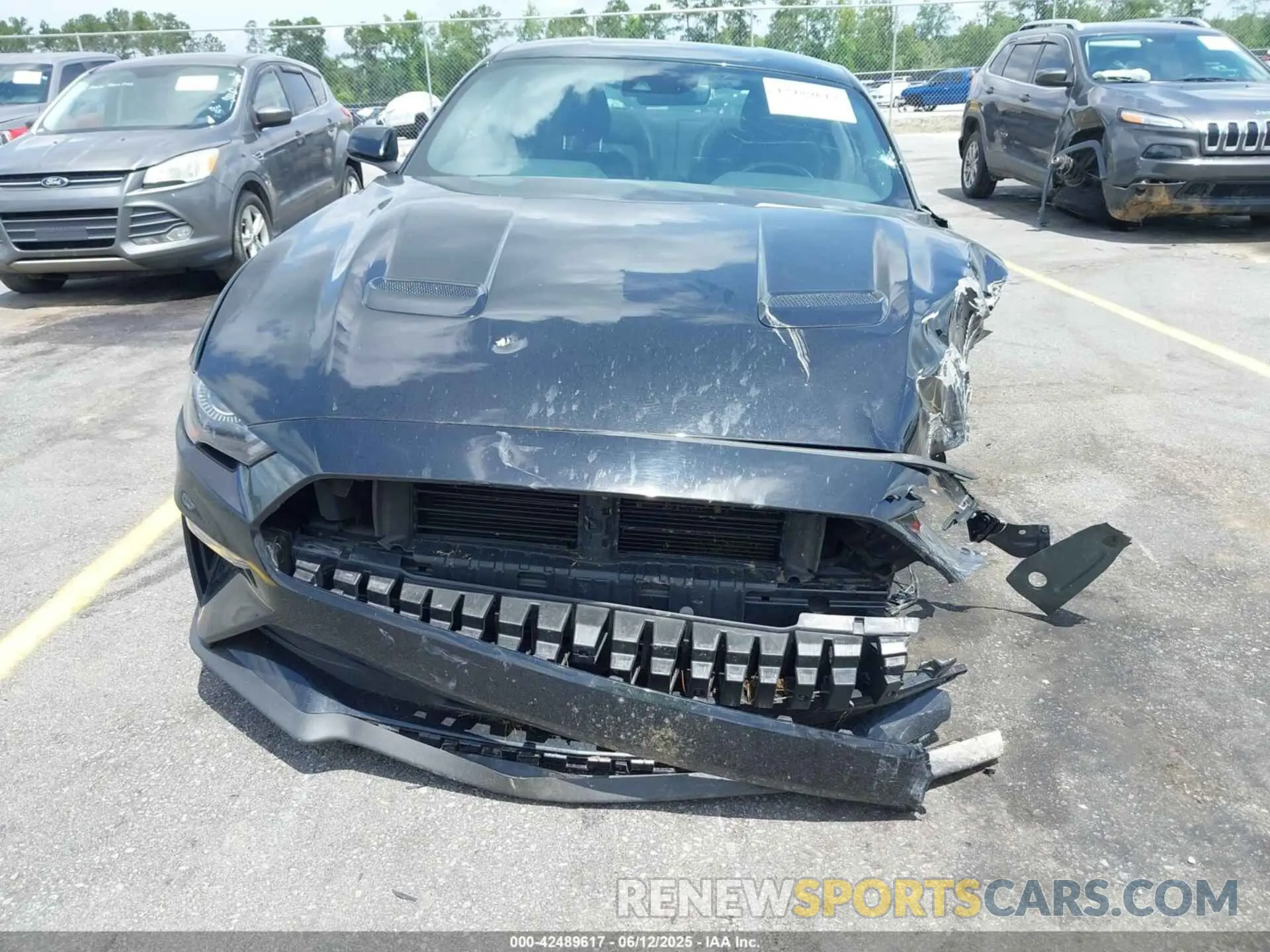 6 Photograph of a damaged car 1FA6P8TH1N5140385 FORD MUSTANG 2022