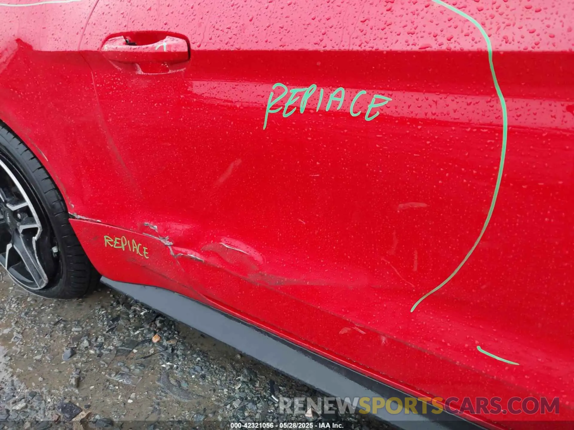 18 Photograph of a damaged car 1FA6P8TH2N5138273 FORD MUSTANG 2022