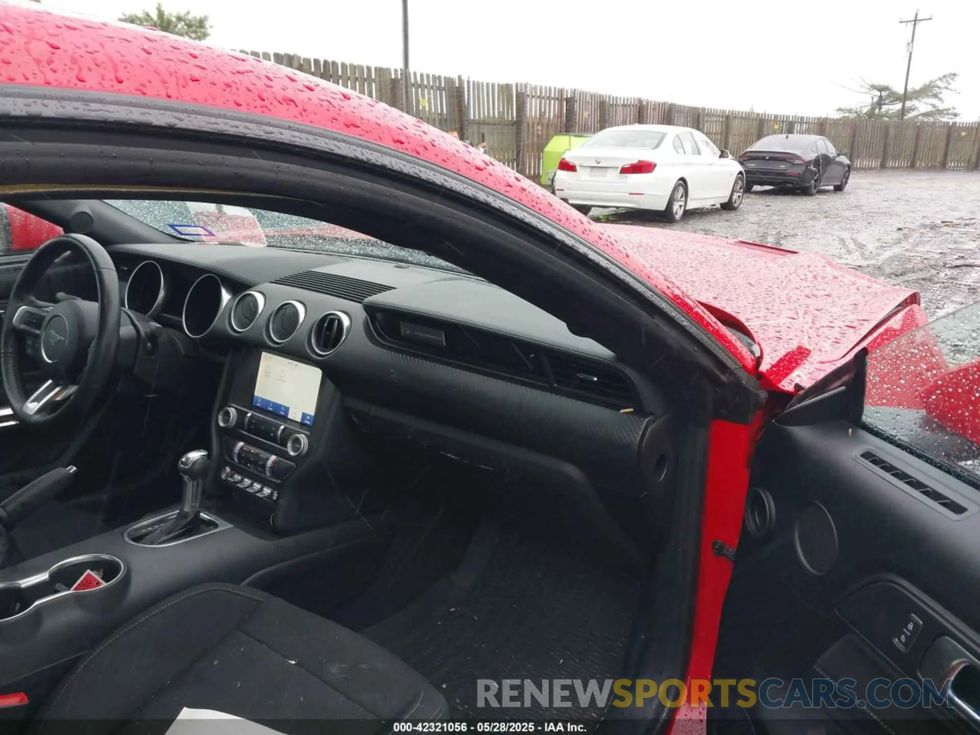 5 Photograph of a damaged car 1FA6P8TH2N5138273 FORD MUSTANG 2022