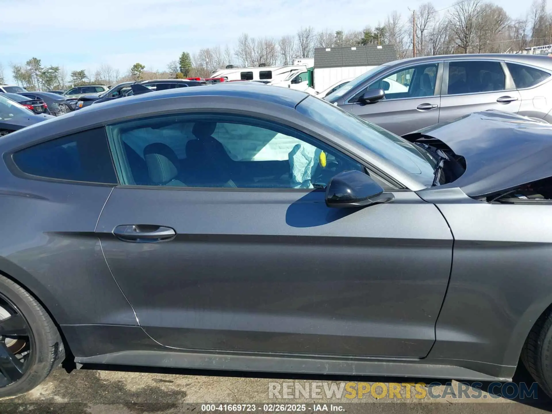13 Photograph of a damaged car 1FA6P8TH2N5141464 FORD MUSTANG 2022