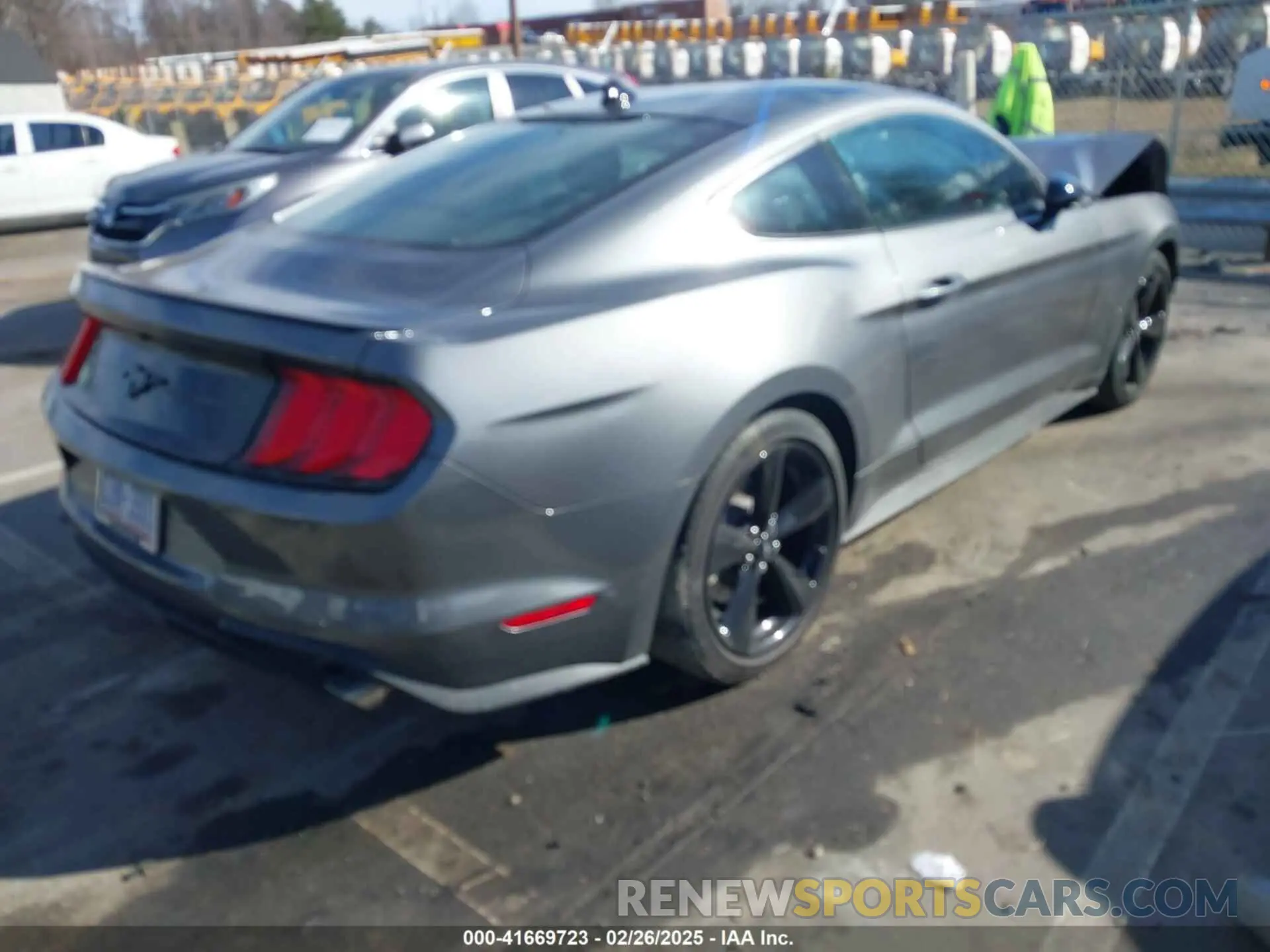 4 Photograph of a damaged car 1FA6P8TH2N5141464 FORD MUSTANG 2022