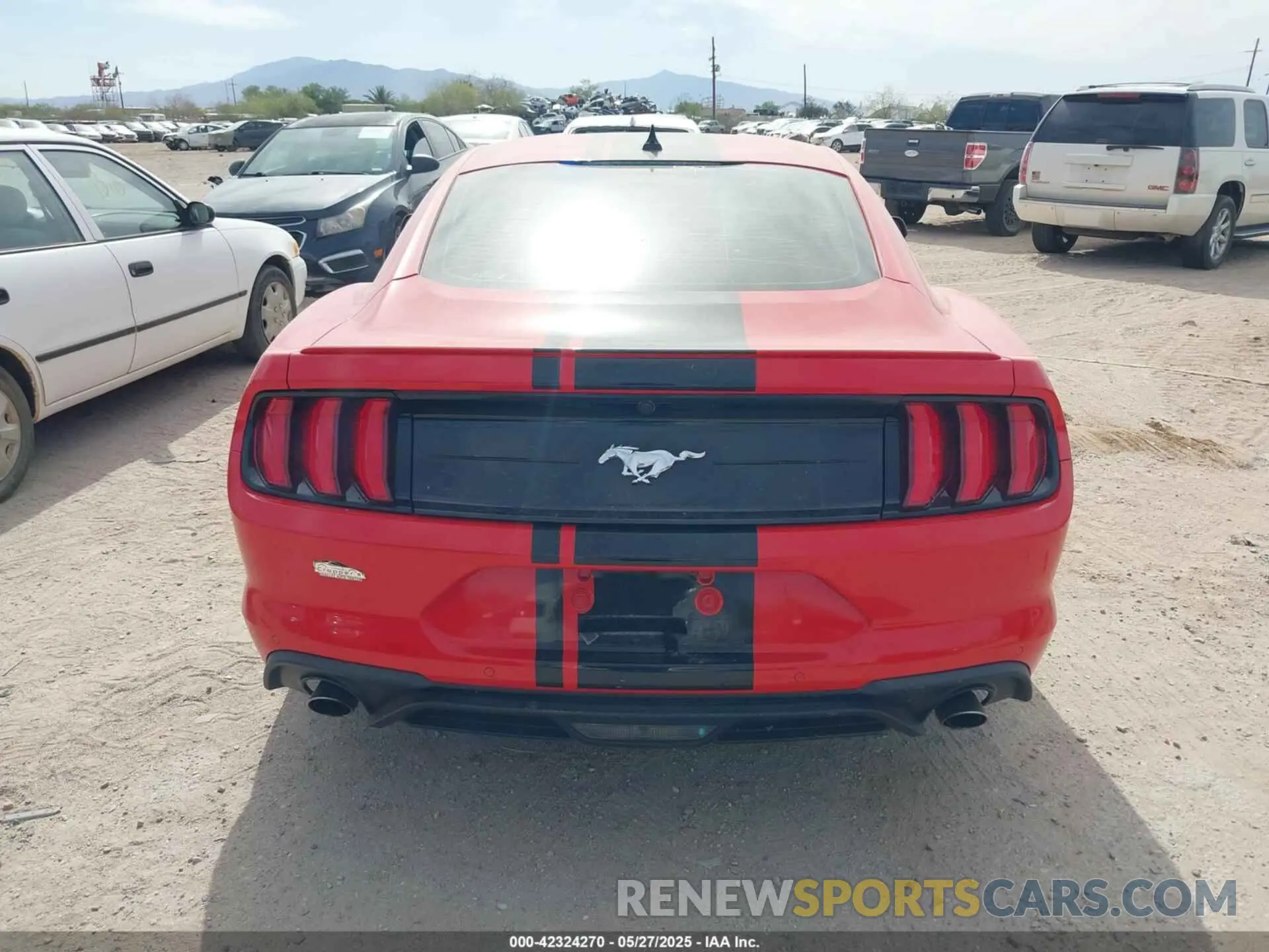 17 Photograph of a damaged car 1FA6P8TH4N5130658 FORD MUSTANG 2022