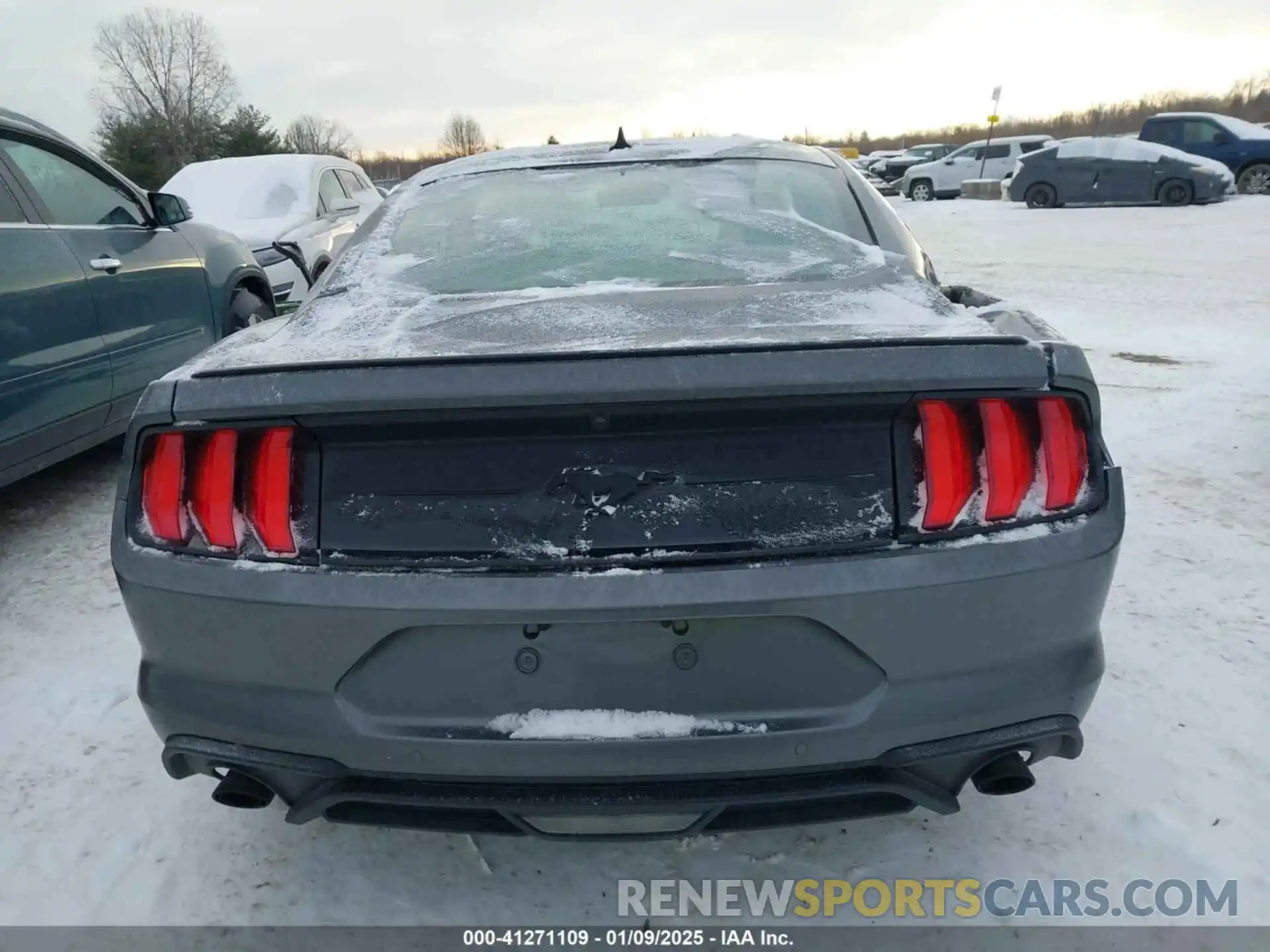 16 Photograph of a damaged car 1FA6P8TH5N5107387 FORD MUSTANG 2022