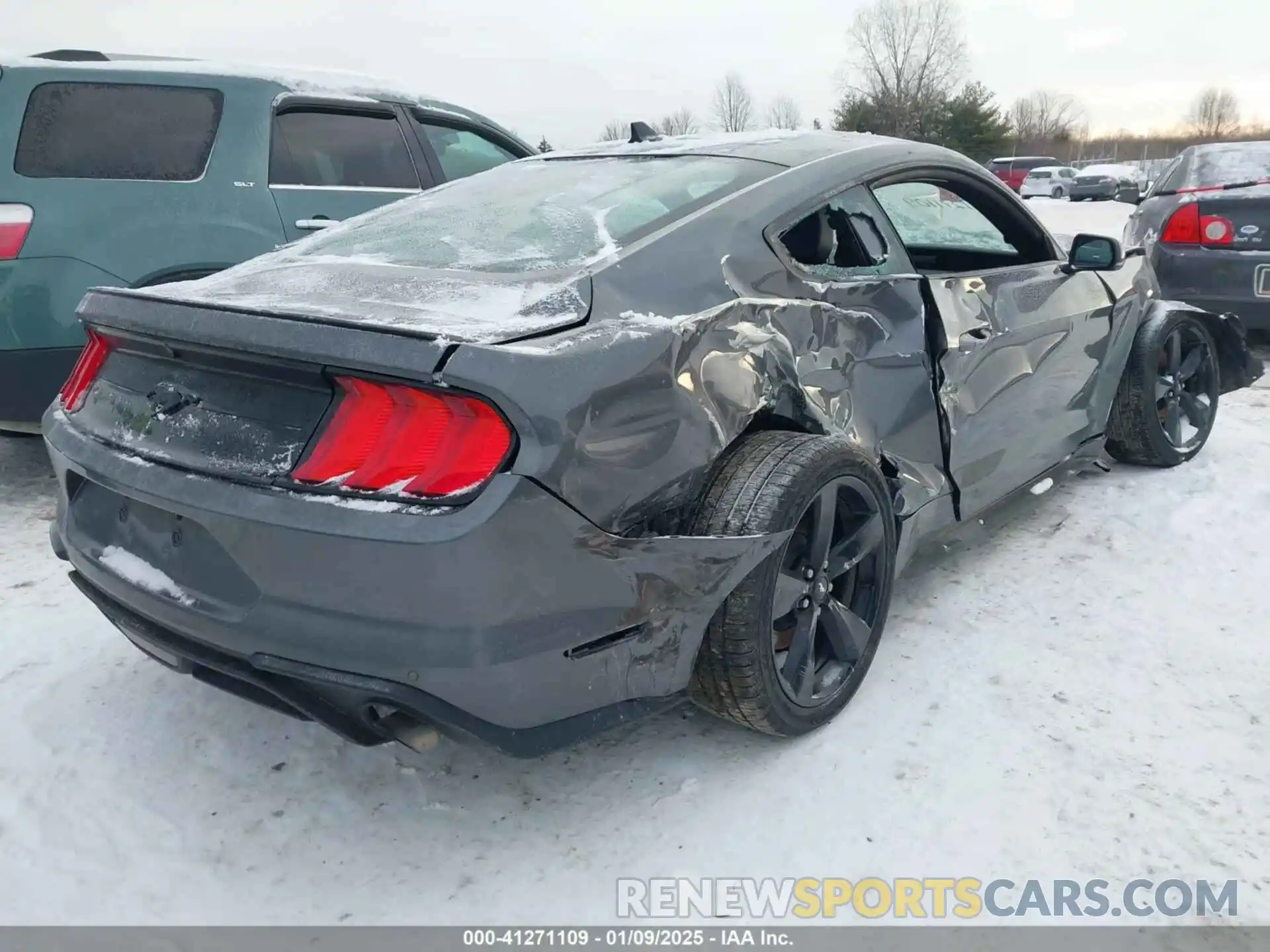 4 Photograph of a damaged car 1FA6P8TH5N5107387 FORD MUSTANG 2022