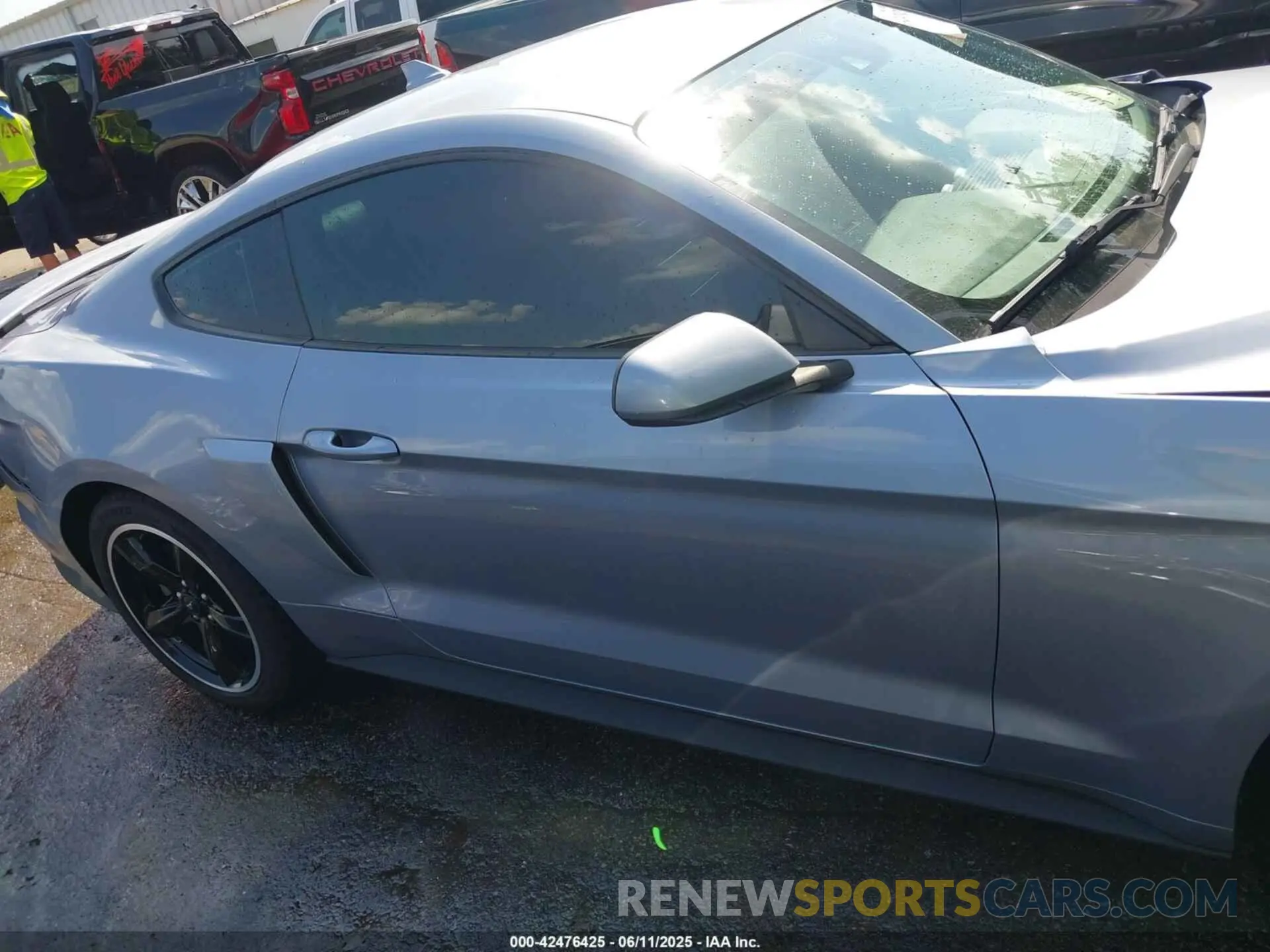 13 Photograph of a damaged car 1FA6P8TH8N5100076 FORD MUSTANG 2022