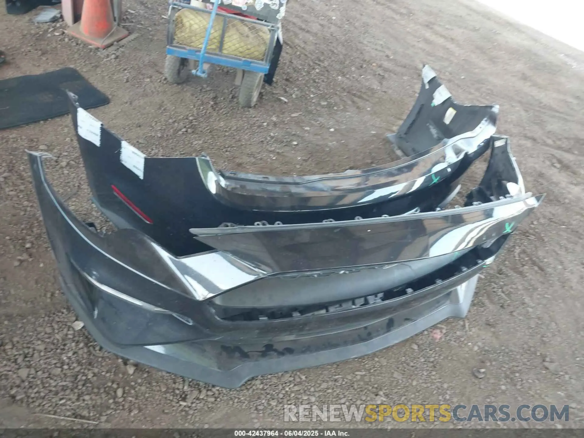 12 Photograph of a damaged car 1FA6P8TH9N5109501 FORD MUSTANG 2022