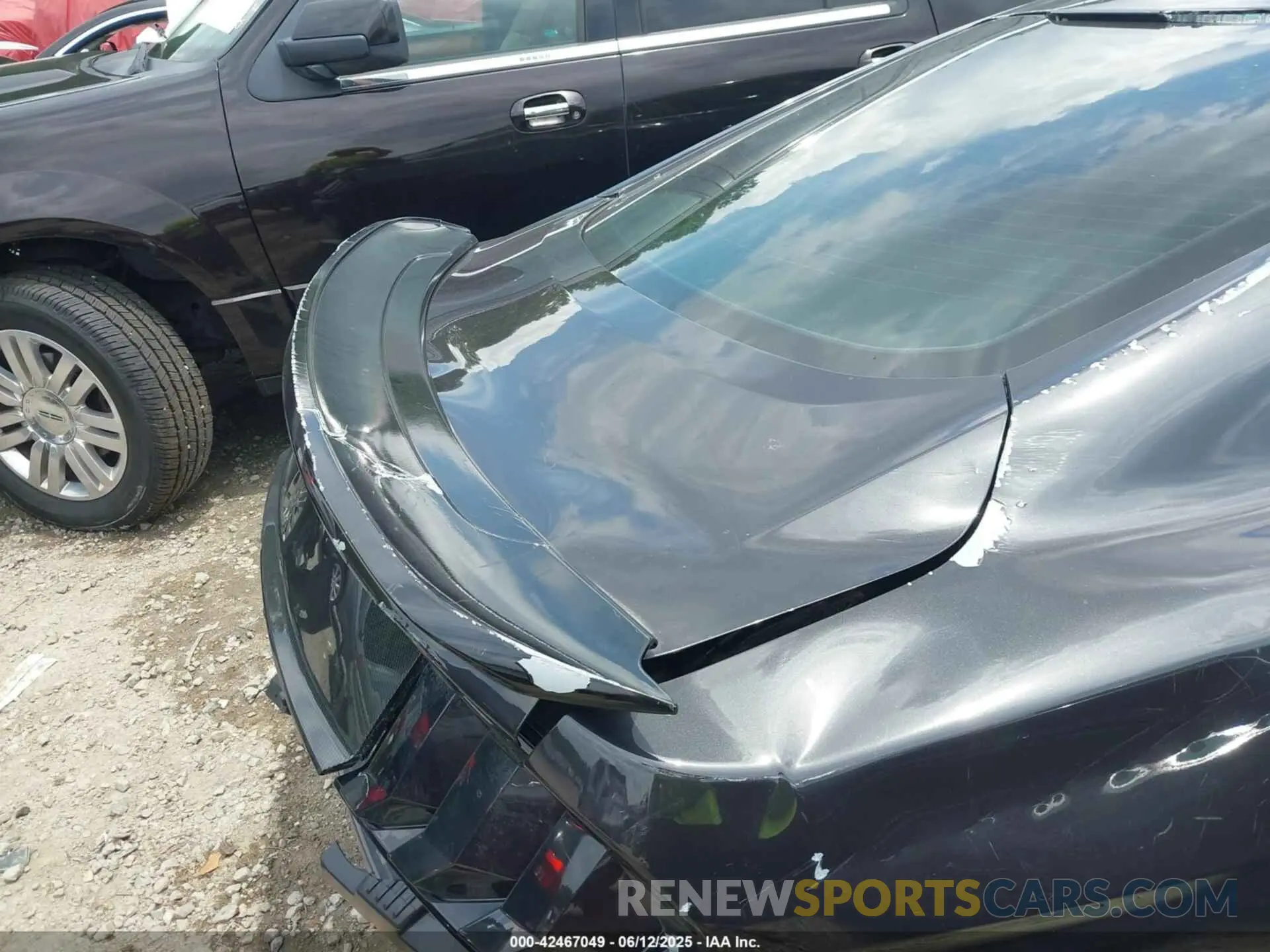 17 Photograph of a damaged car 1FA6P8TH9N5141414 FORD MUSTANG 2022
