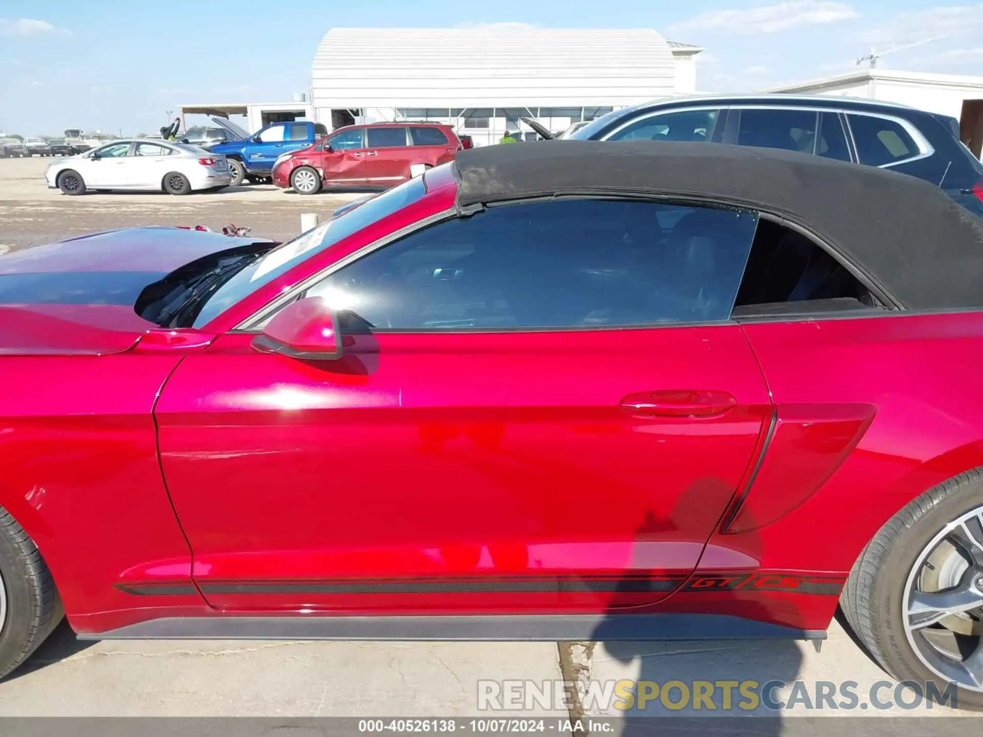 15 Photograph of a damaged car 1FATP8FF9N5111083 FORD MUSTANG 2022