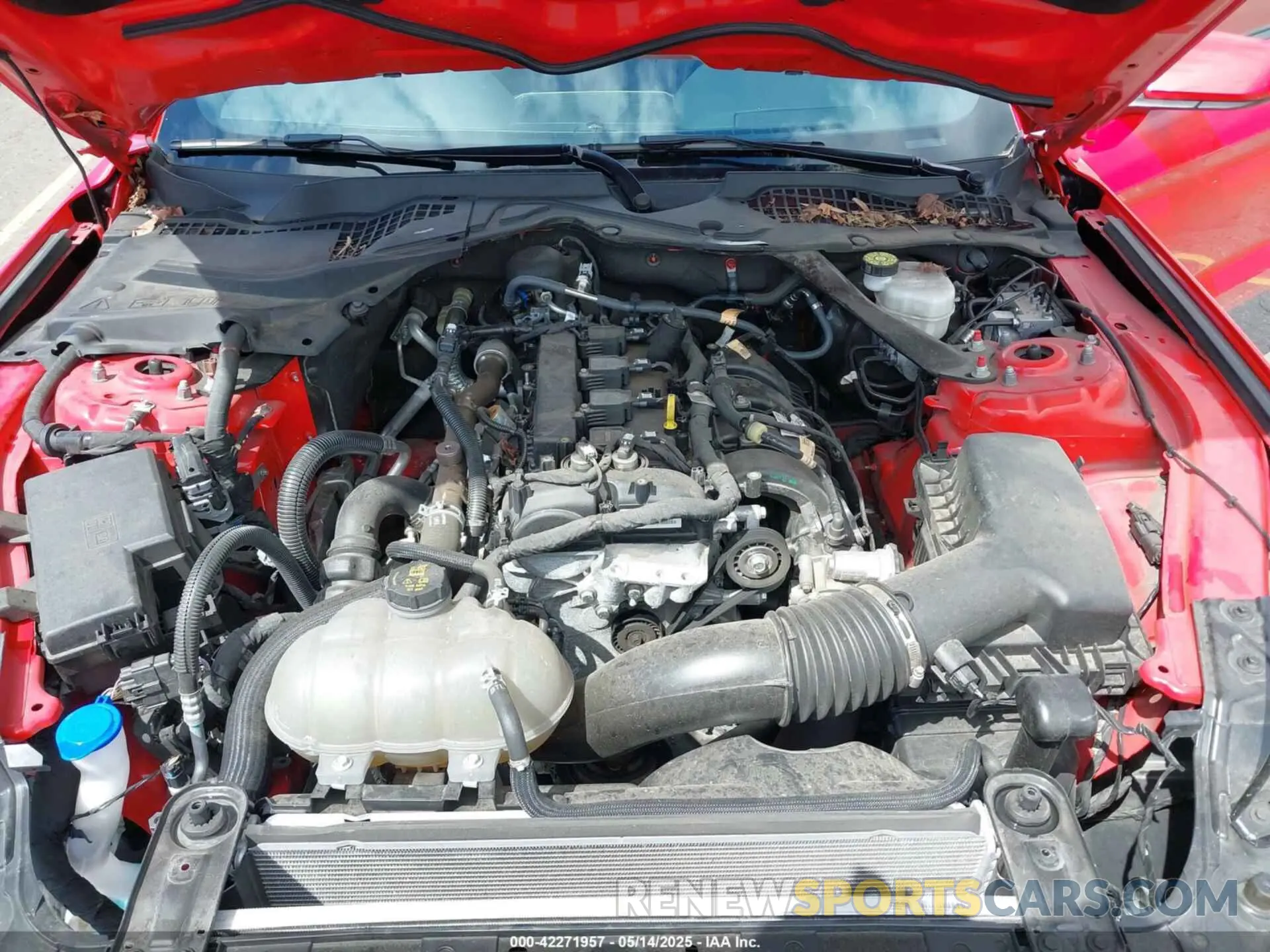 10 Photograph of a damaged car 1FATP8UH2N5124679 FORD MUSTANG 2022